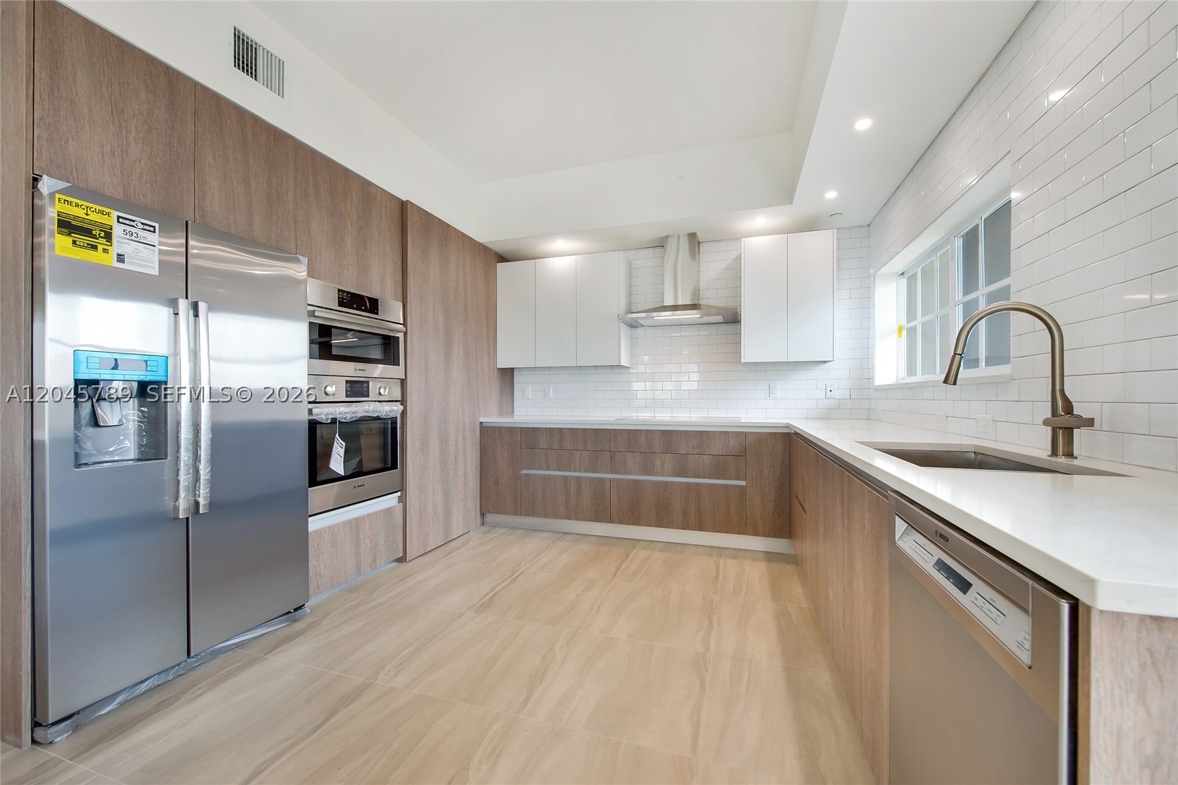 120 Salamanca Ave #PH Coral Gables, FL 33134