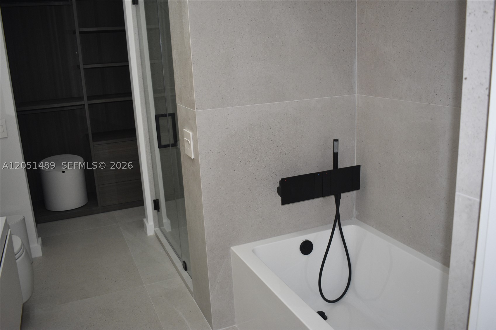 image Akoya13