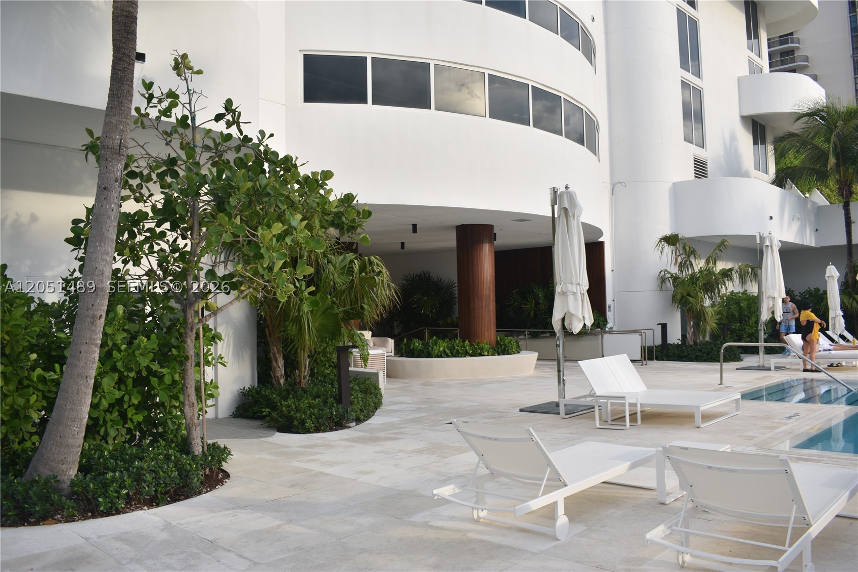 image Akoya42