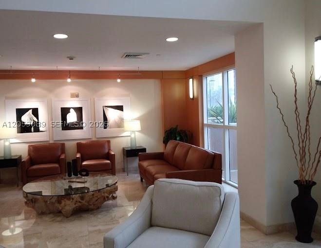 image 2080 Ocean Drive39
