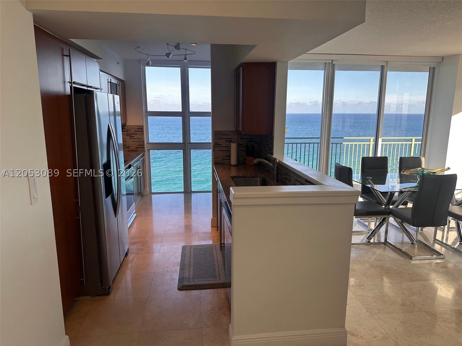 image 2080 Ocean Drive4