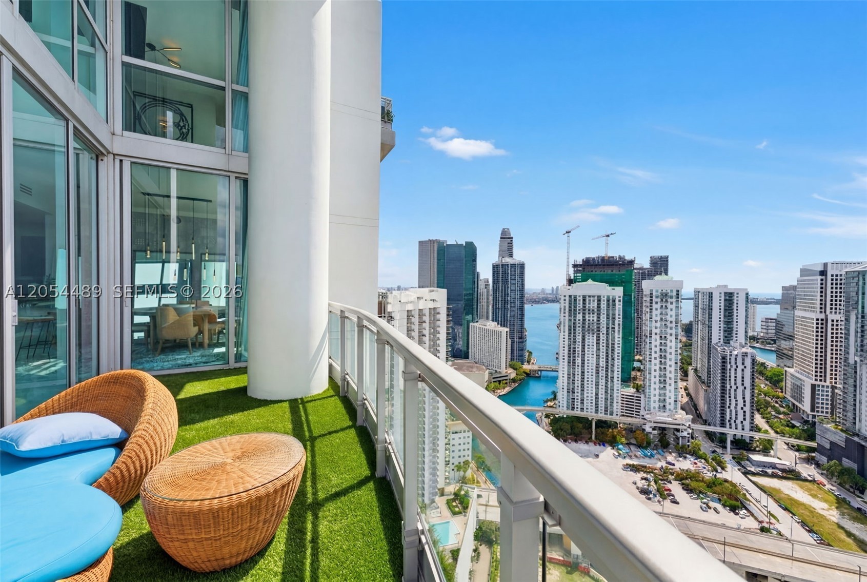 90 SW 3rd St #PH-12 Miami, FL 33130