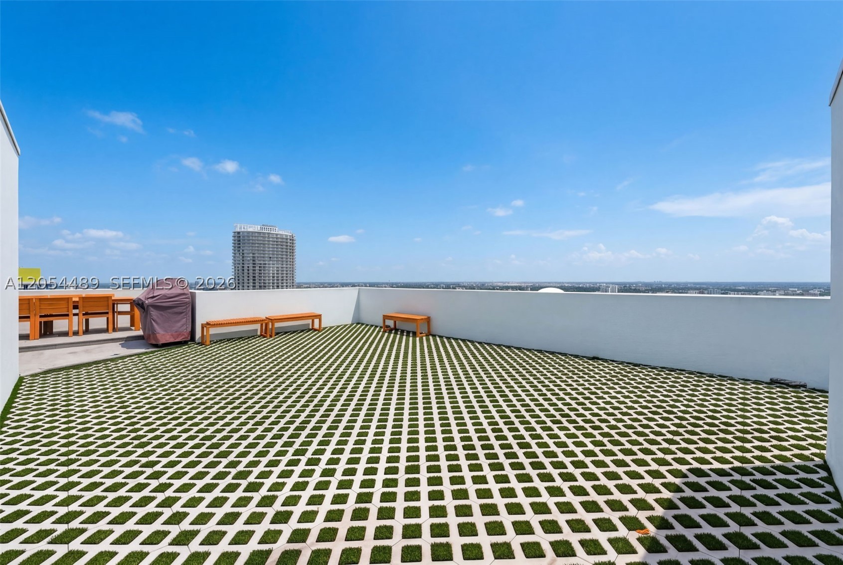 90 SW 3rd St #PH-12 Miami, FL 33130