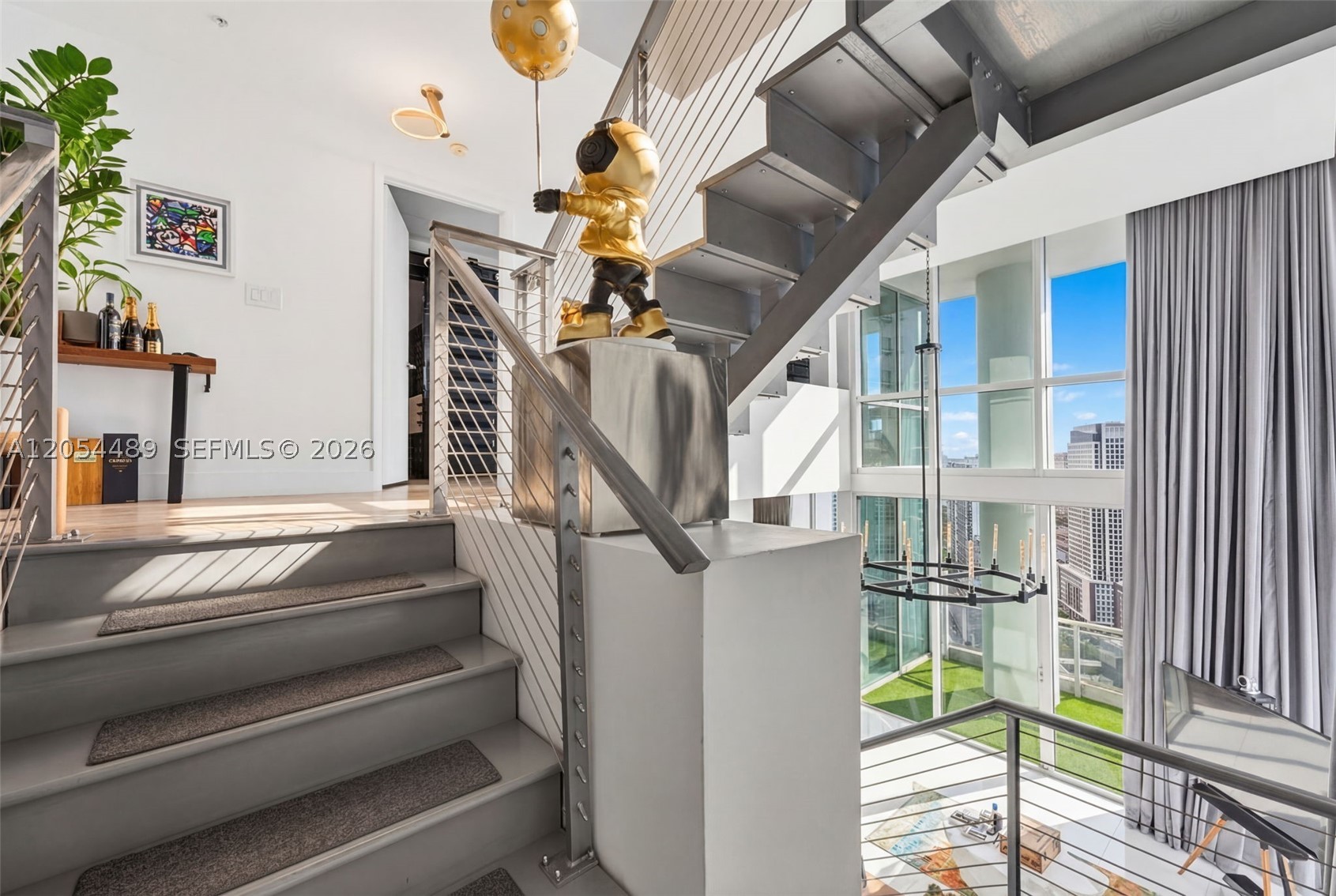 90 SW 3rd St #PH-12 Miami, FL 33130