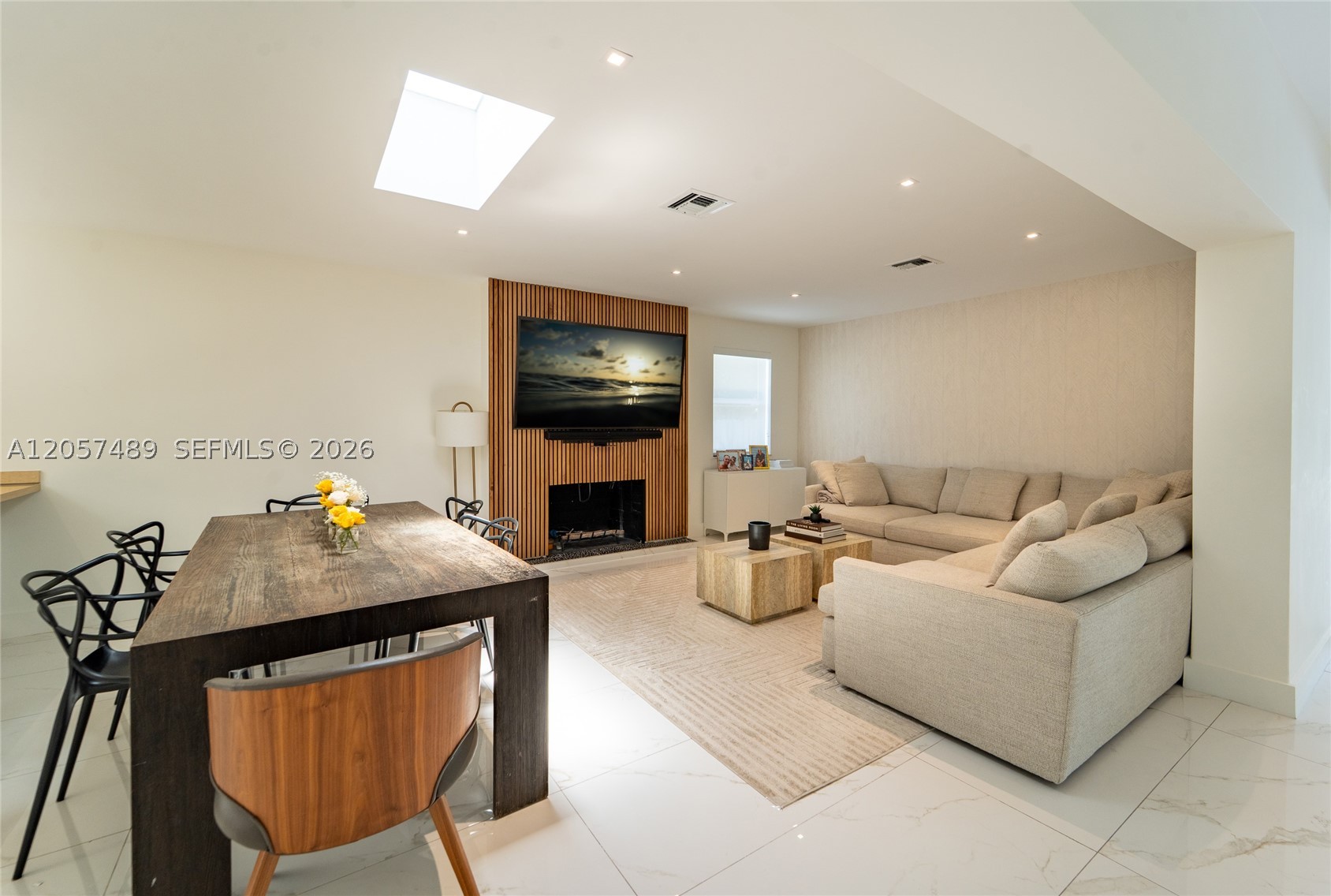 1777 Daytonia Rd Miami Beach, FL 33141