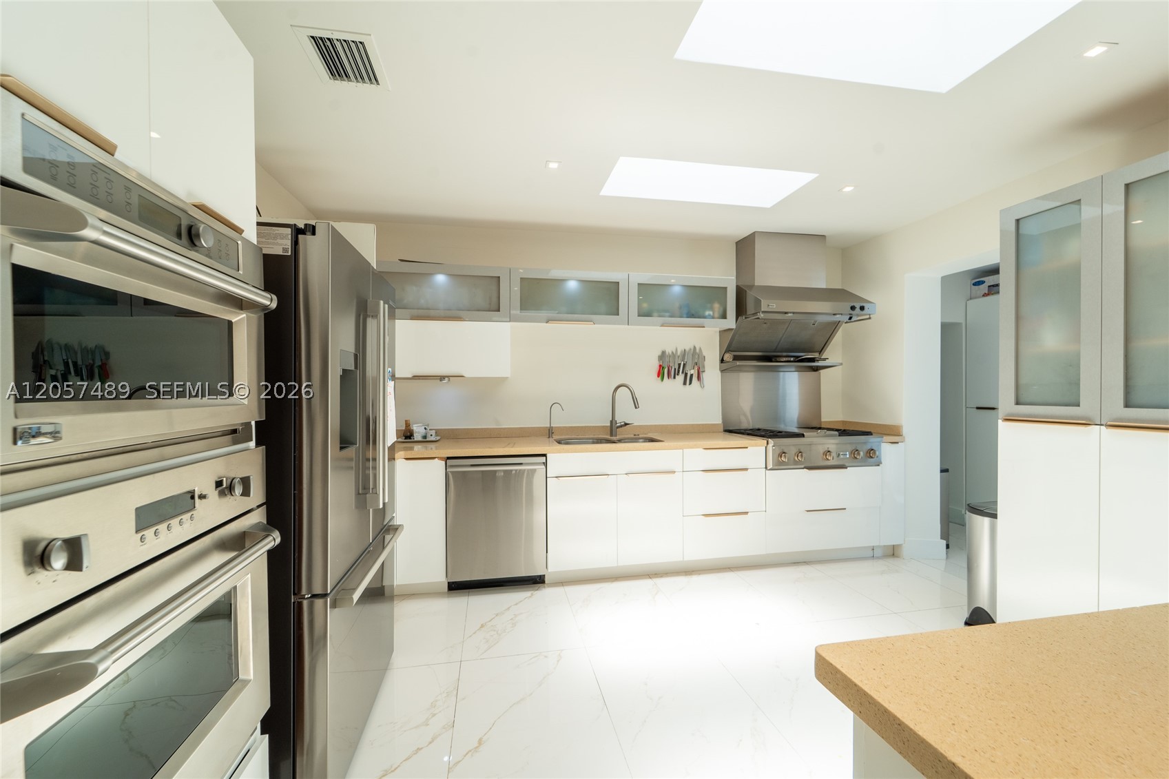 1777 Daytonia Rd Miami Beach, FL 33141