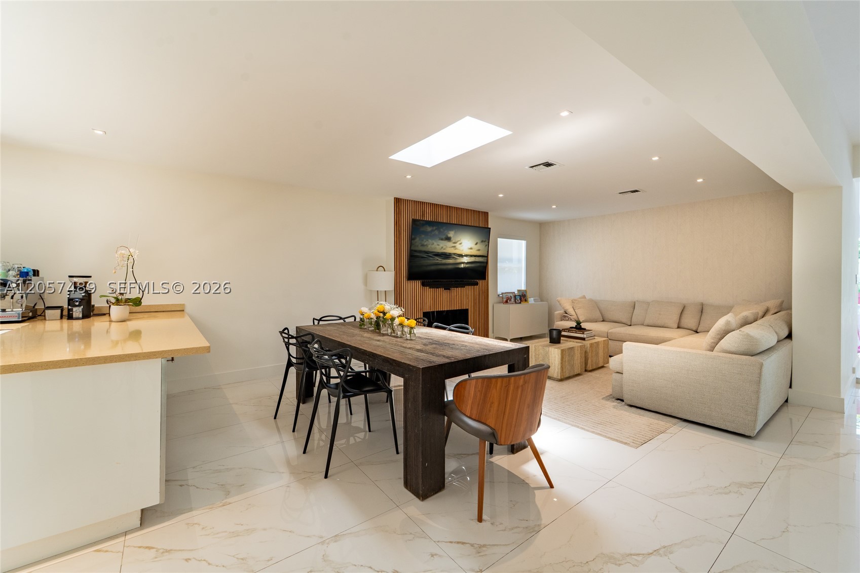 1777 Daytonia Rd Miami Beach, FL 33141