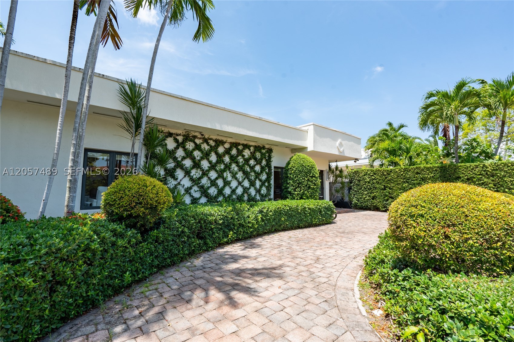 1777 Daytonia Rd Miami Beach, FL 33141