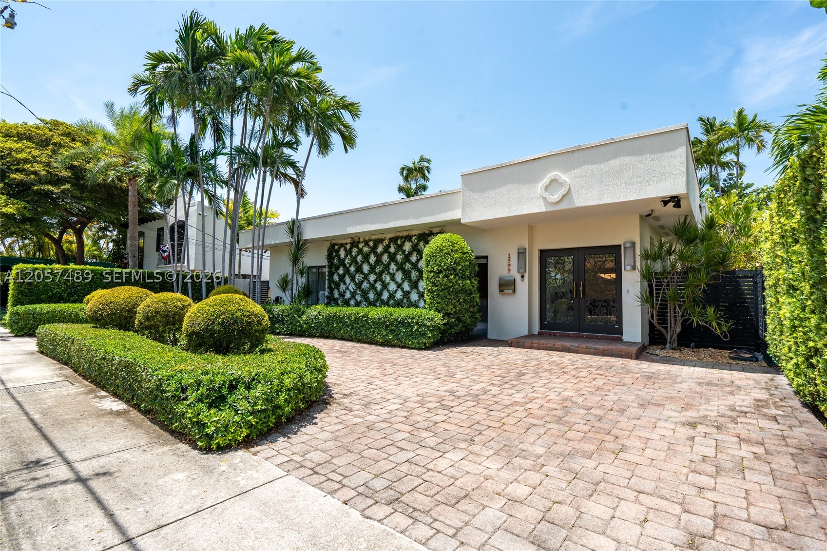 1777 Daytonia Rd Miami Beach, FL 33141