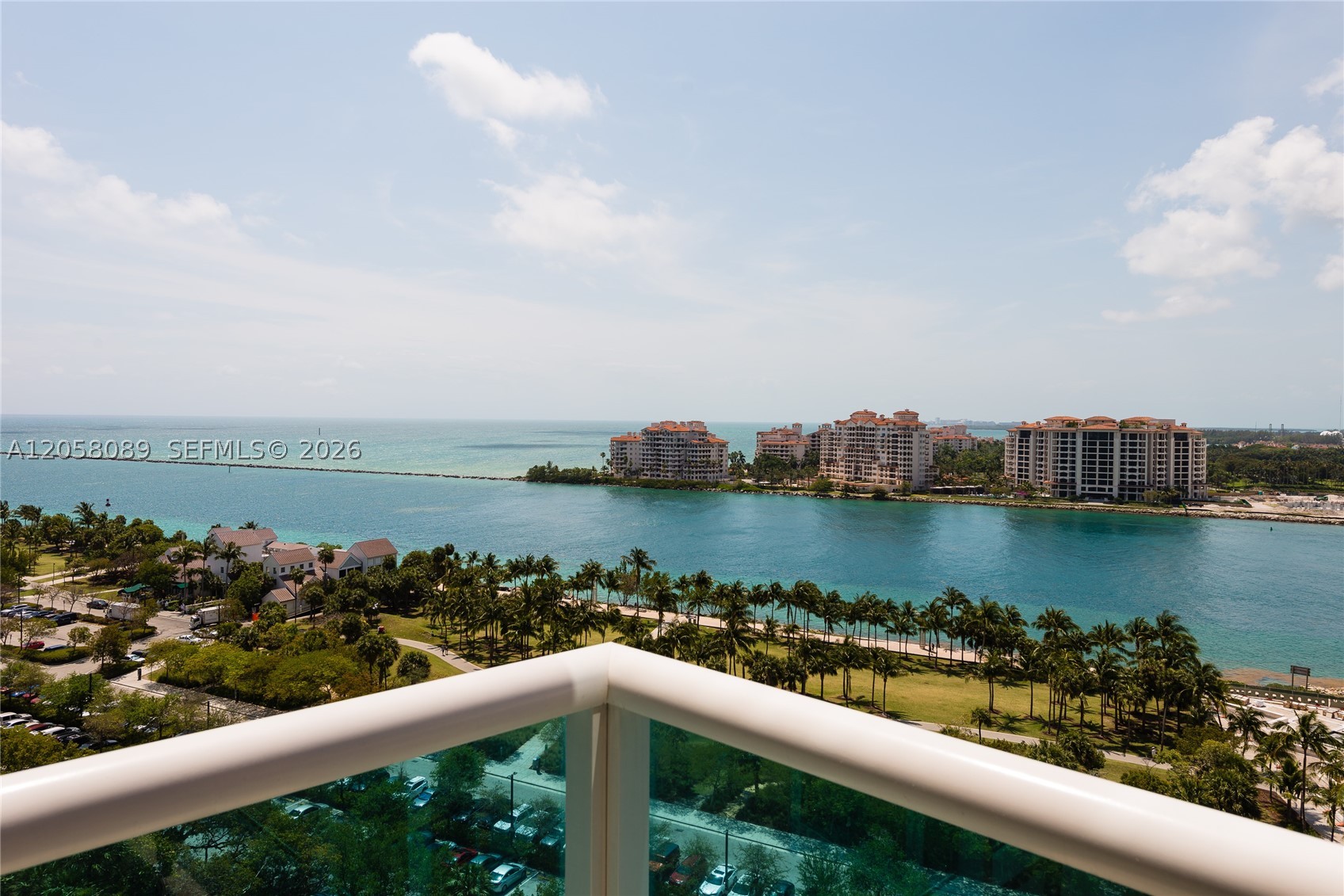 300 S Pointe Dr #1504