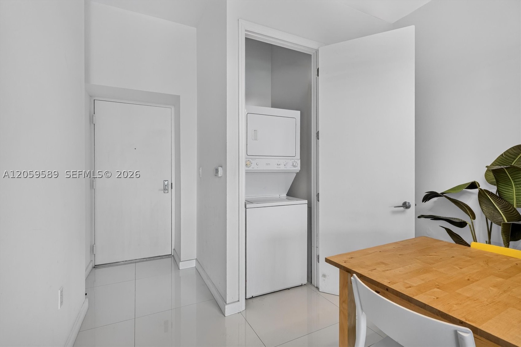 image 500 Brickell East11