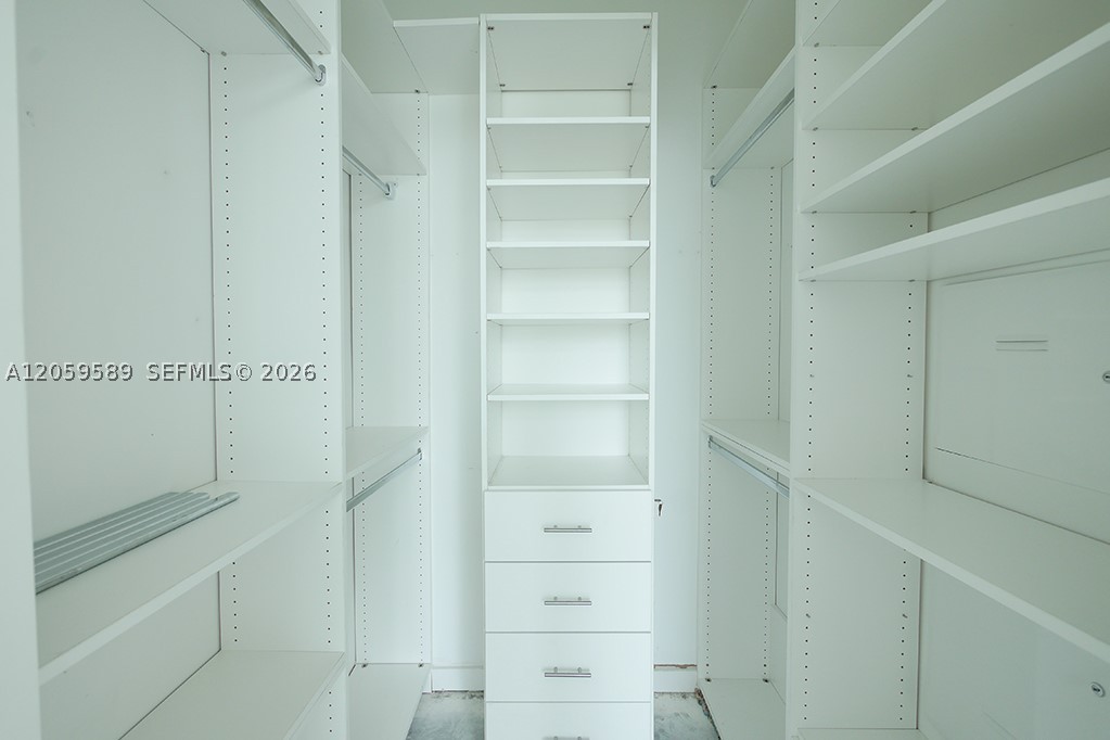 image 500 Brickell East16
