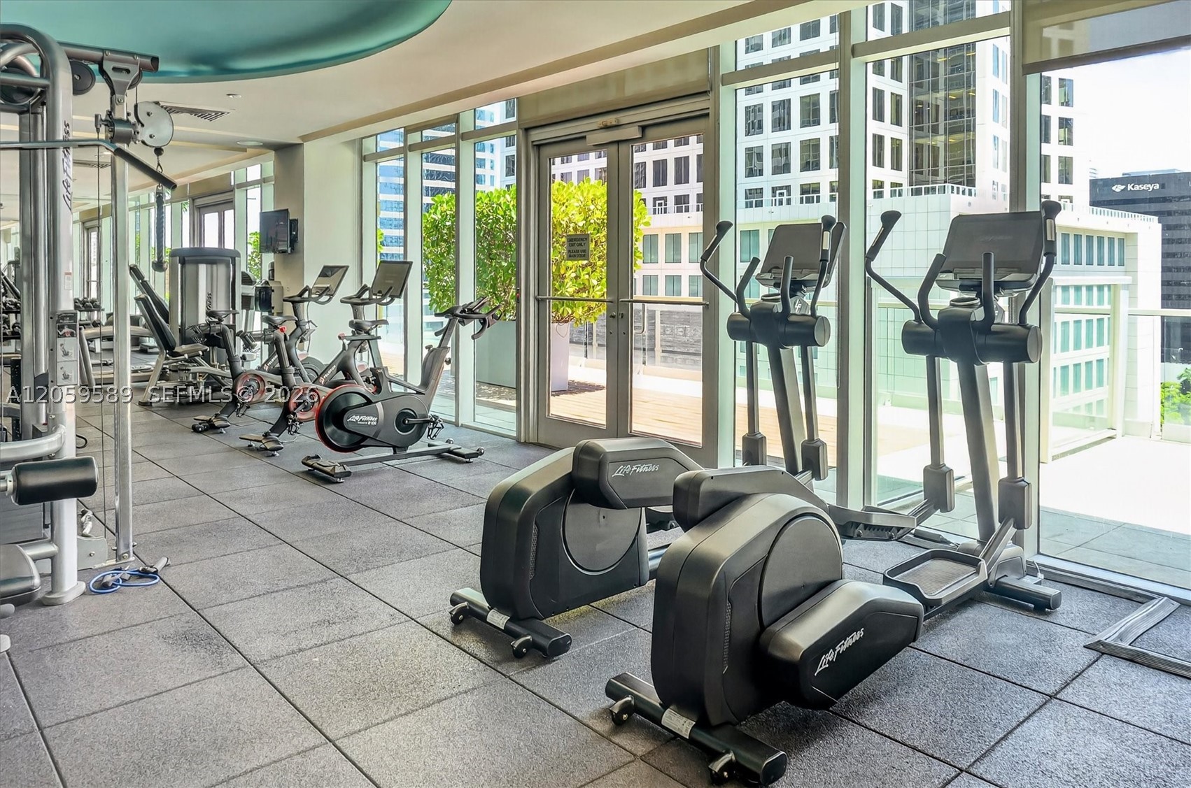 image 500 Brickell East24