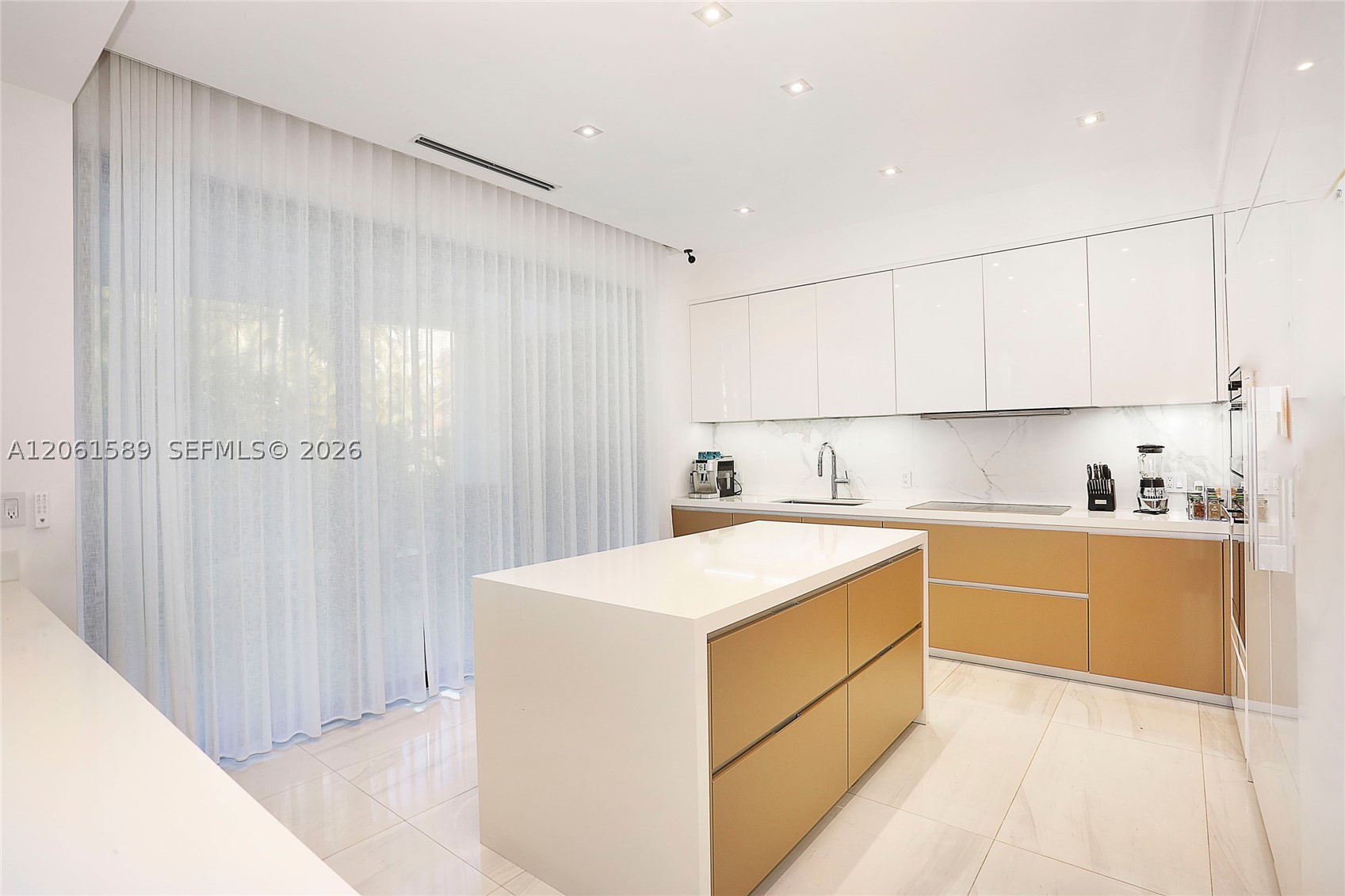 121 Buttonwood Dr Key Biscayne, FL 33149