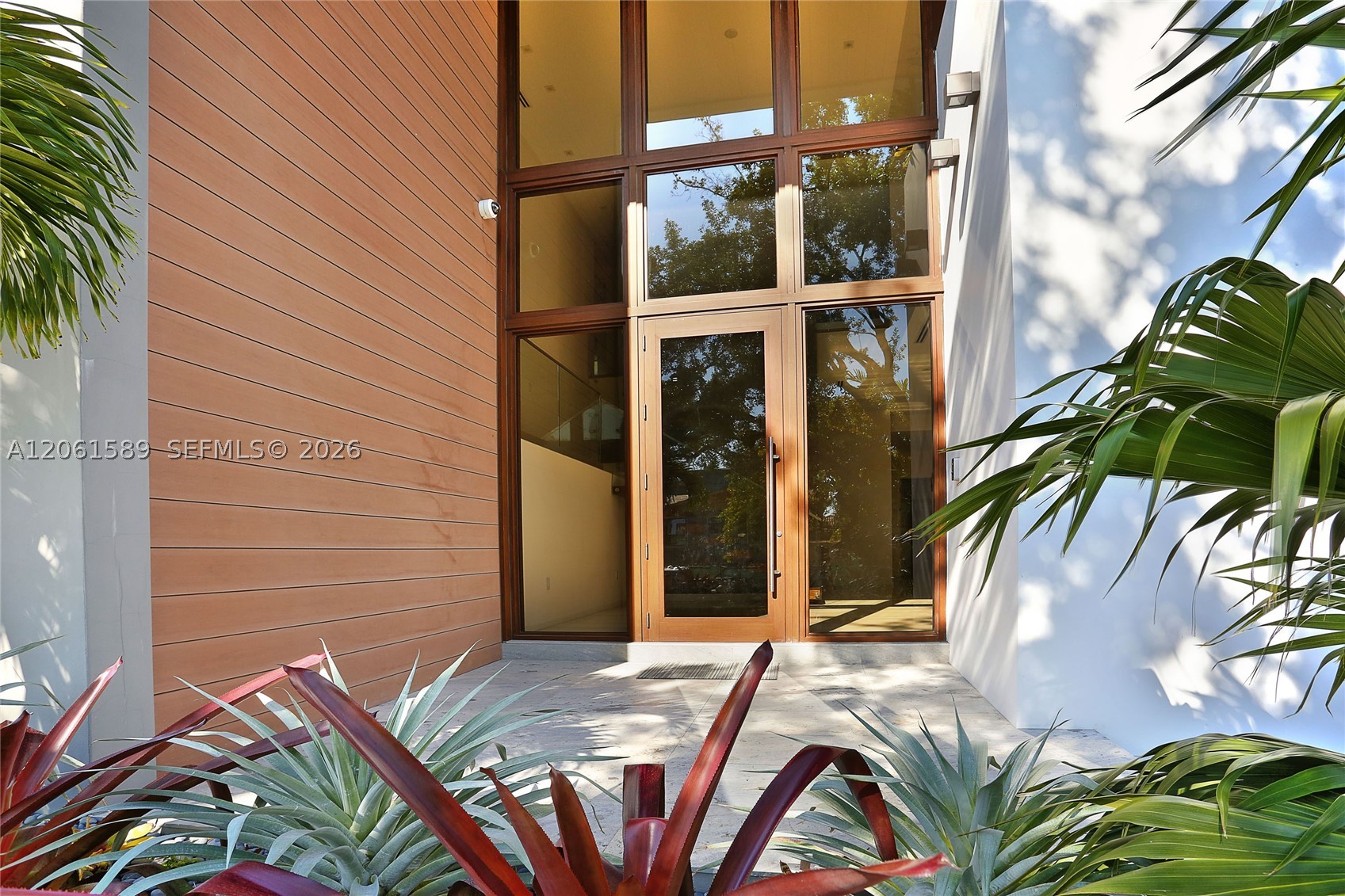121 Buttonwood Dr Key Biscayne, FL 33149