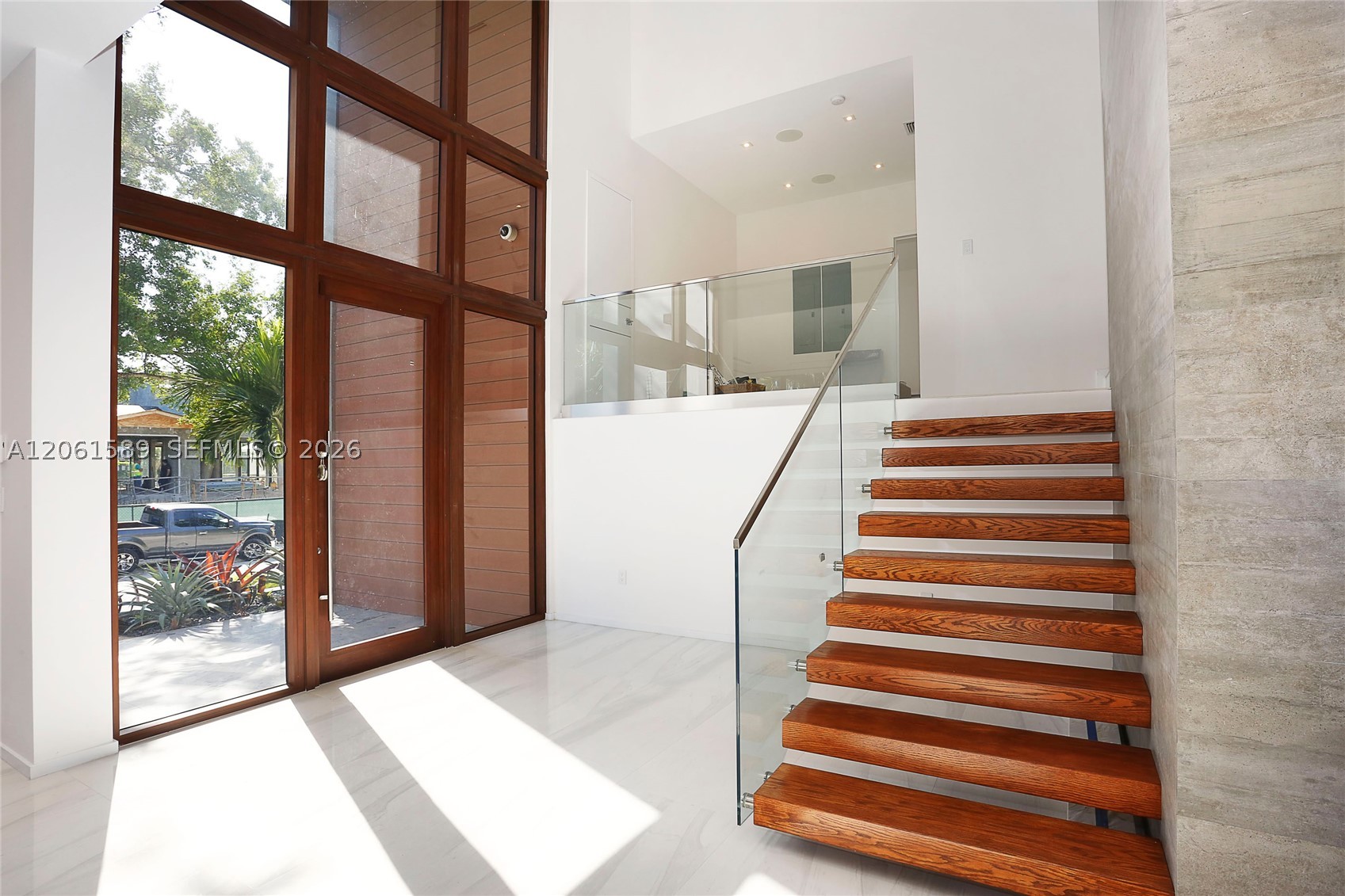121 Buttonwood Dr Key Biscayne, FL 33149