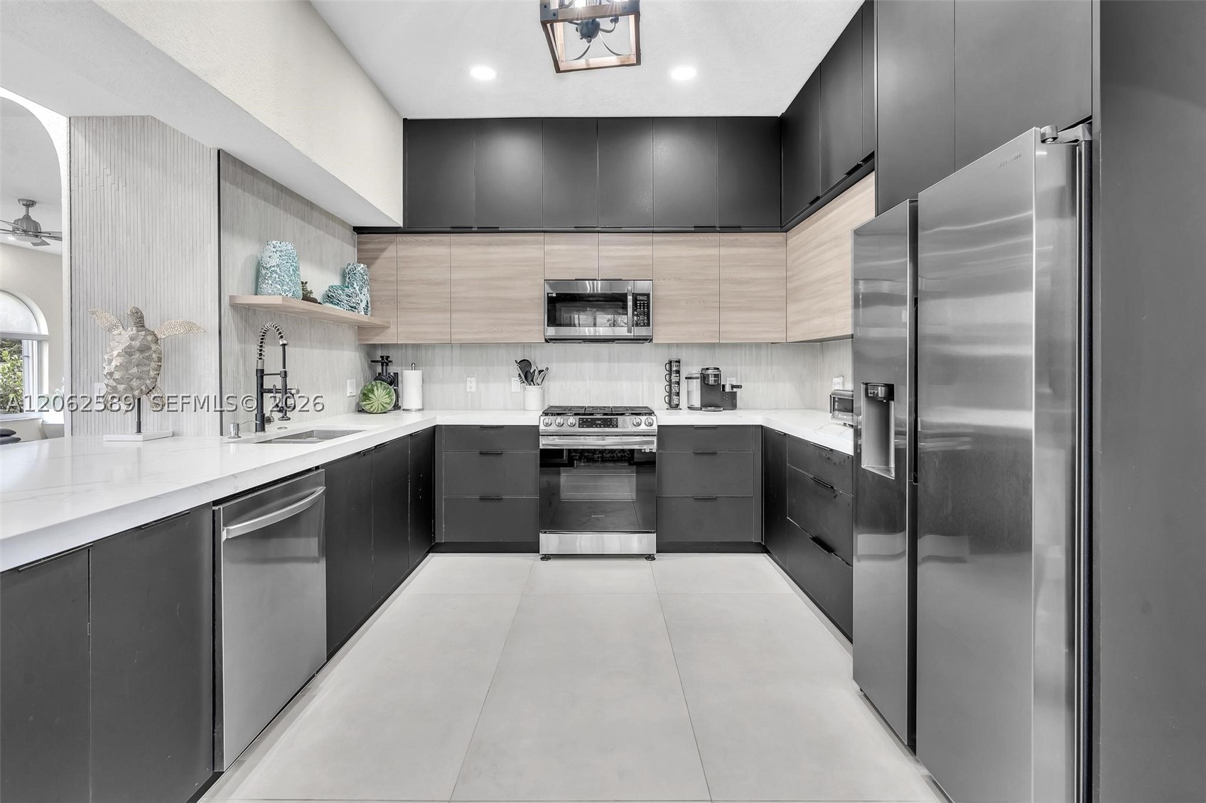 2521 Center Ave Fort Lauderdale, FL 33305