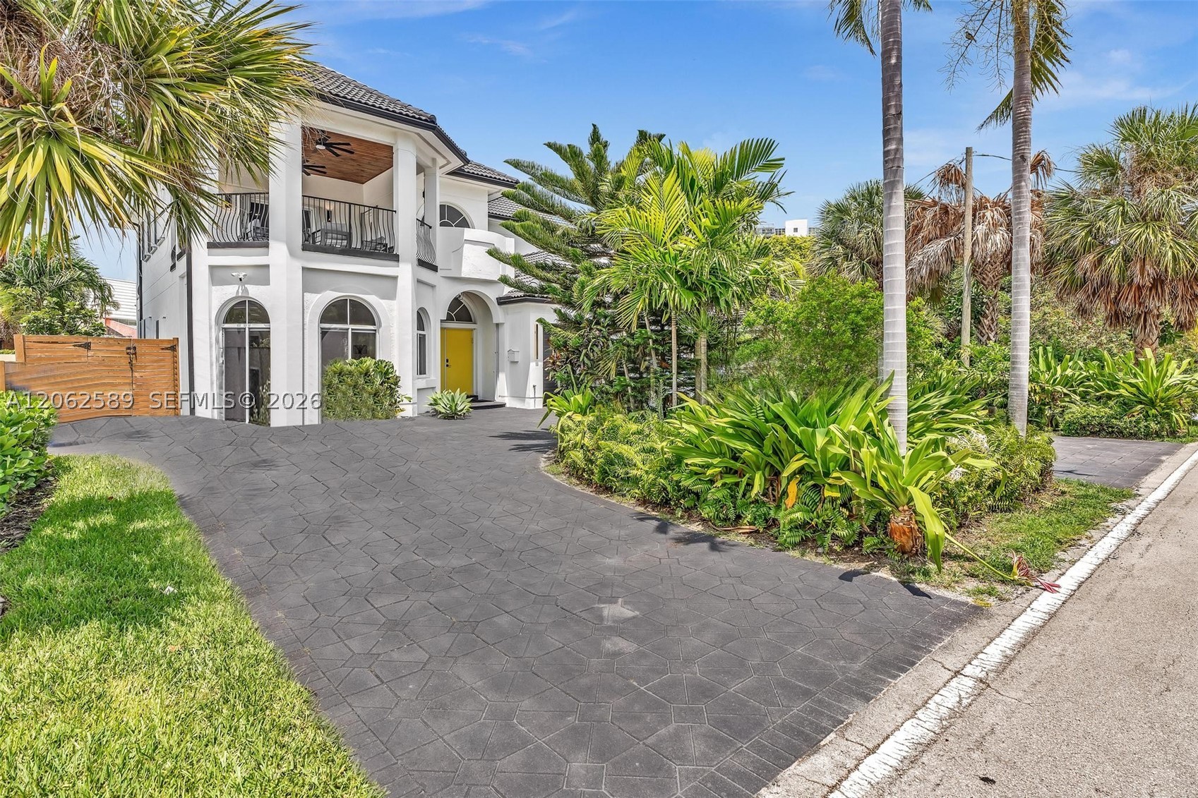 2521 Center Ave Fort Lauderdale, FL 33305