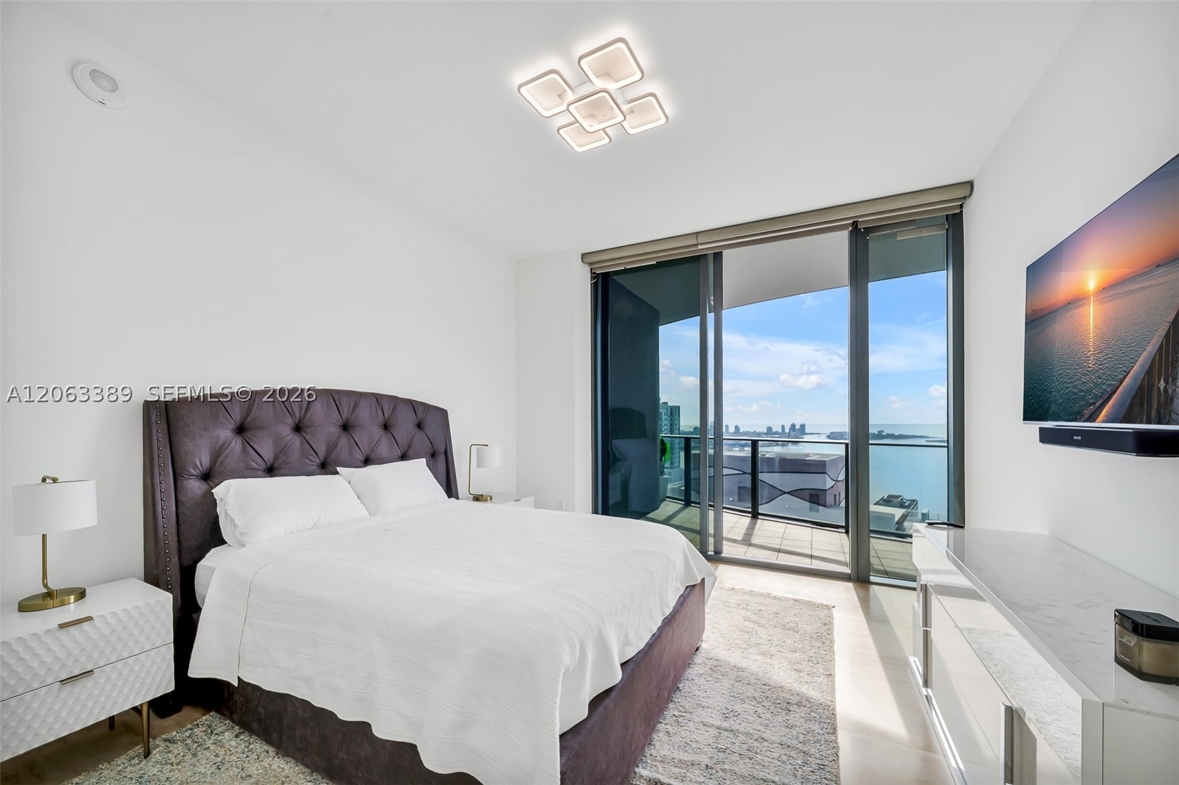 image Brickell Flatiron37