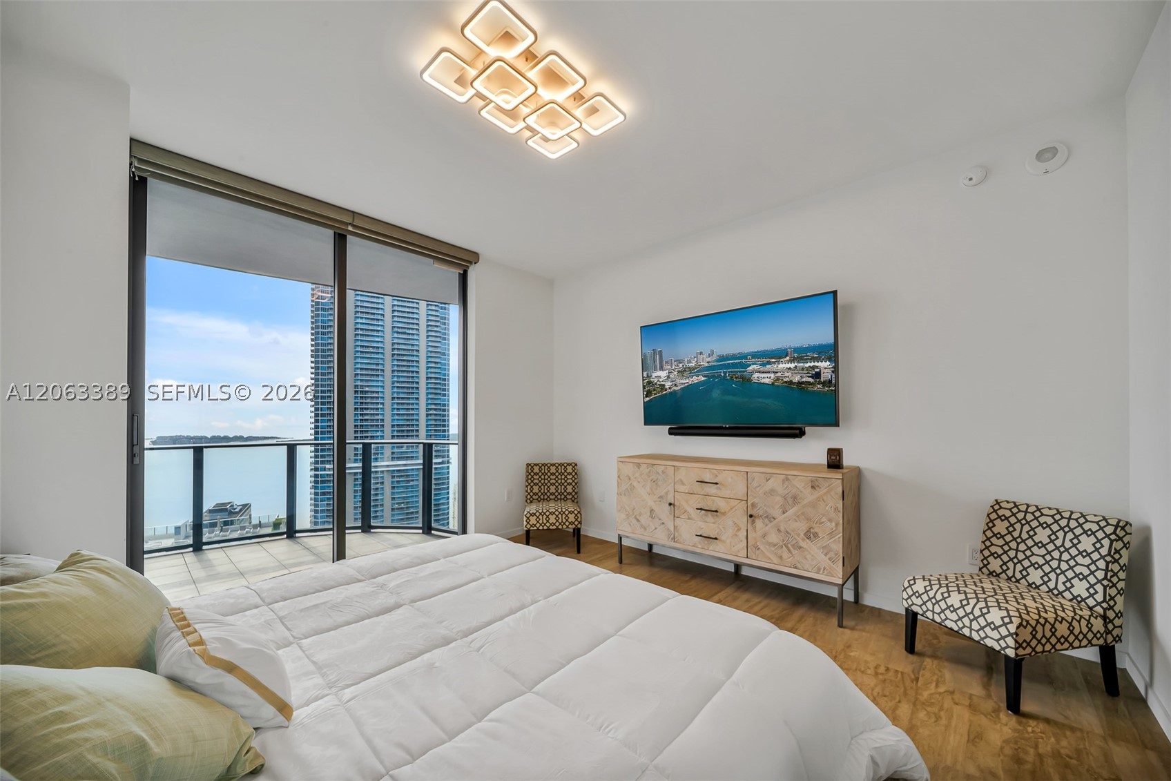 image Brickell Flatiron48