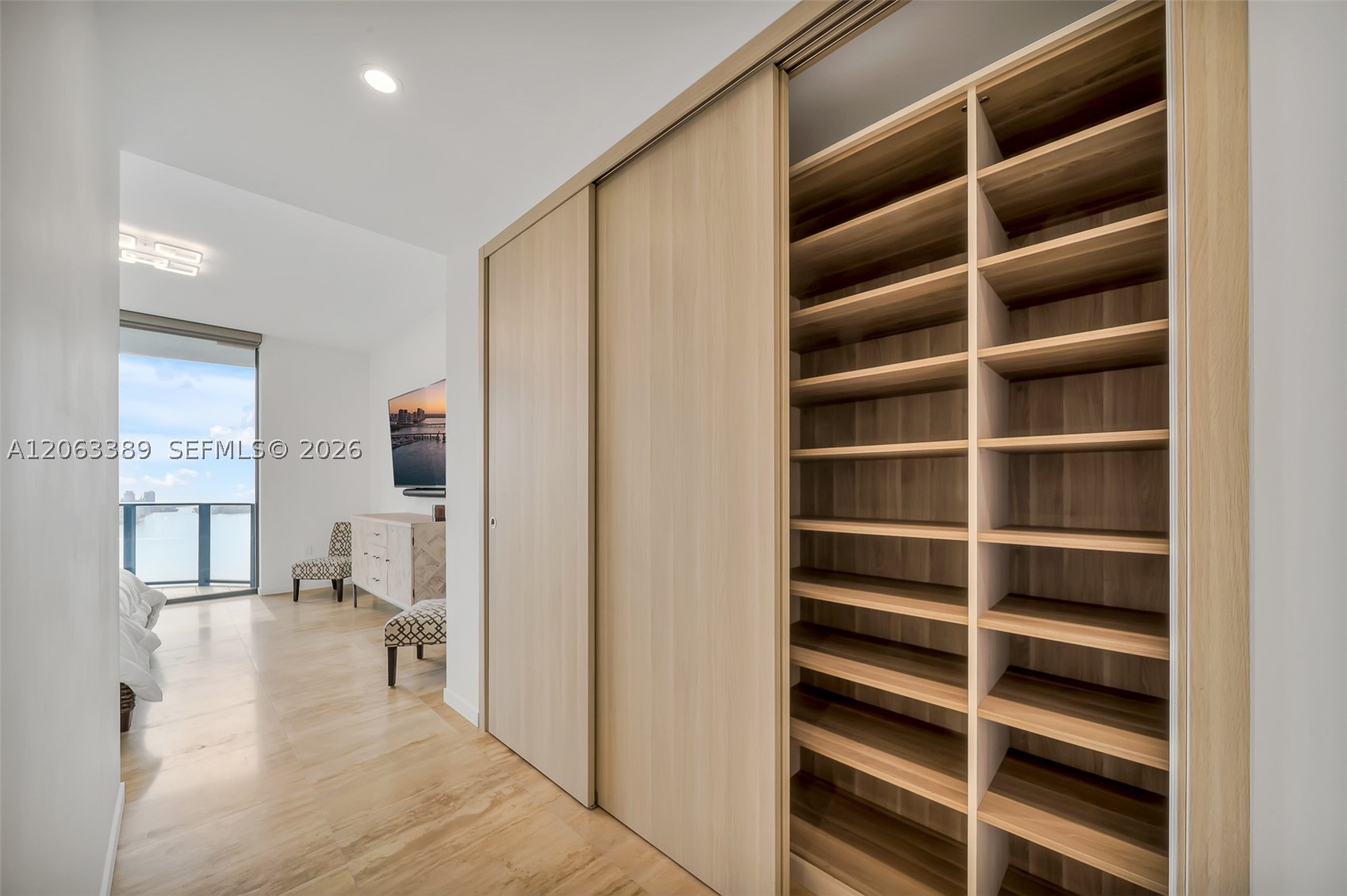 image Brickell Flatiron54