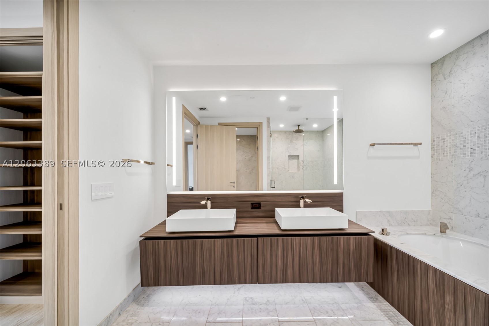 image Brickell Flatiron59