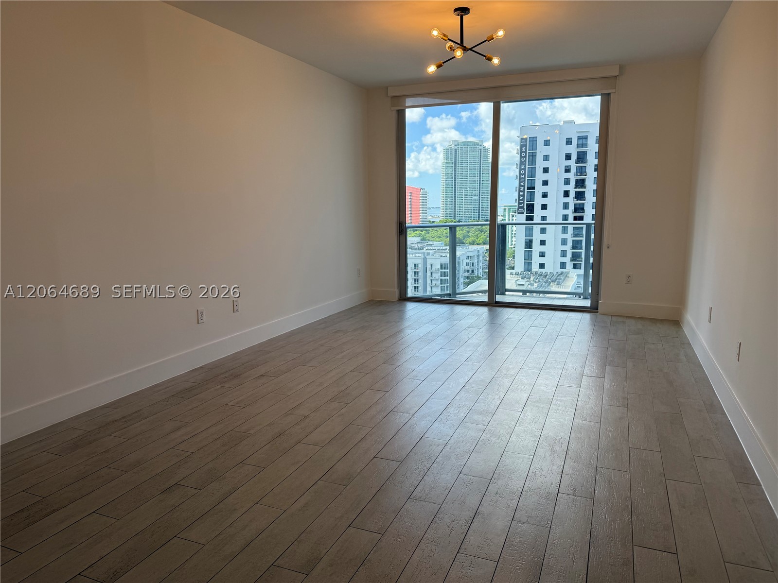 image Brickell Ten0