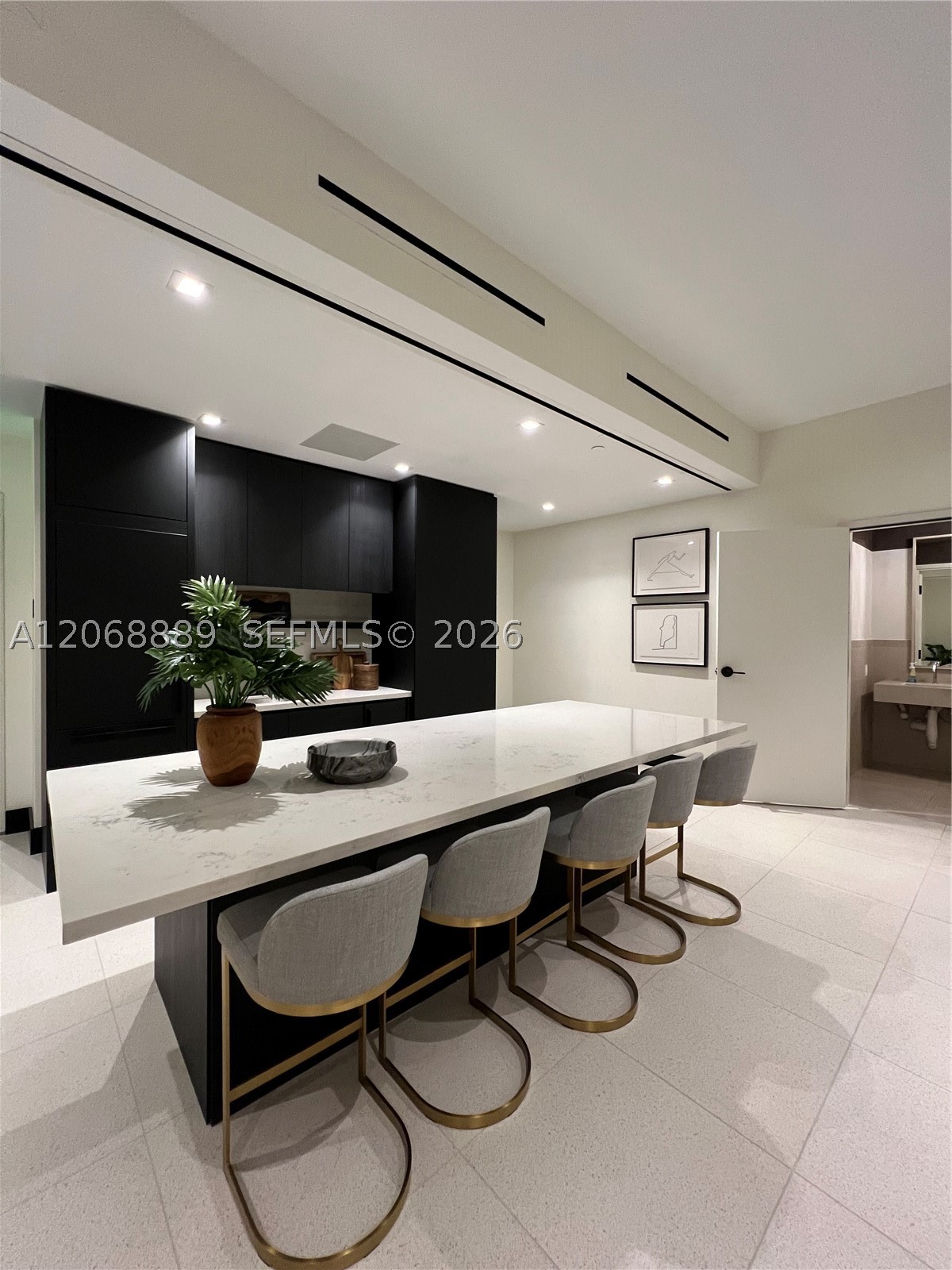 225 N Miami Ave #1702 Miami, FL 33128