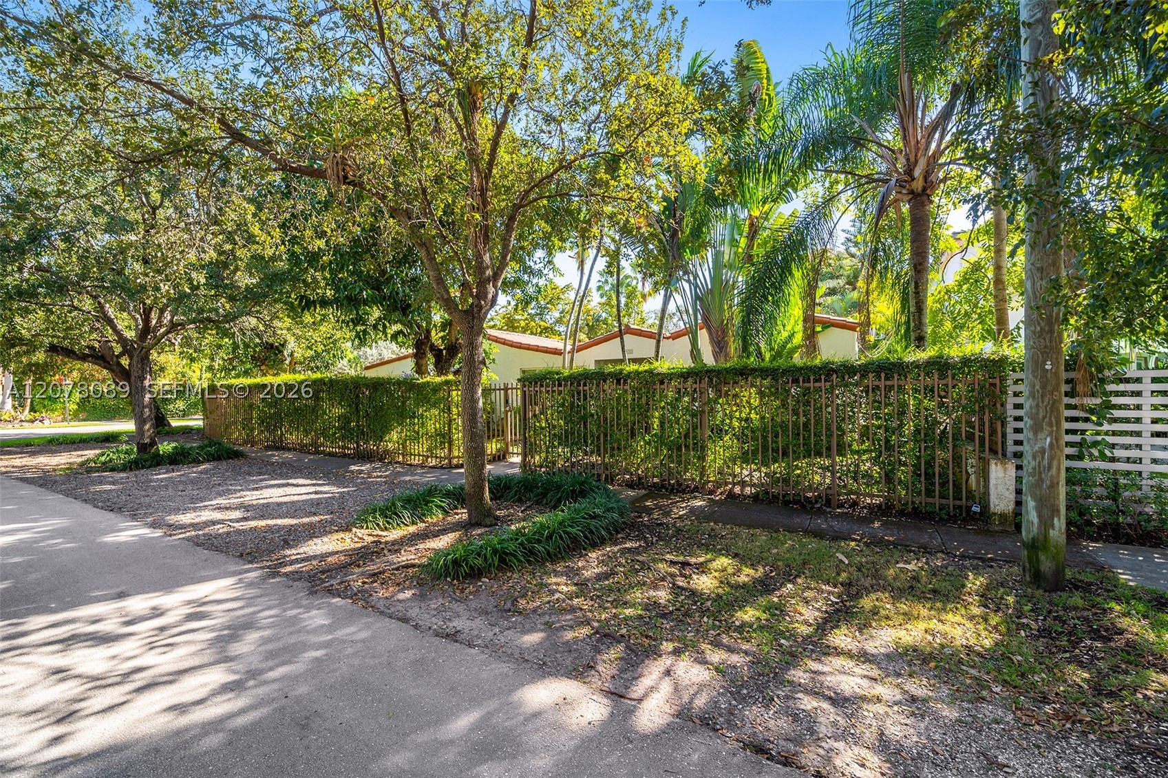 2400 Trapp Ave Miami, FL 33133