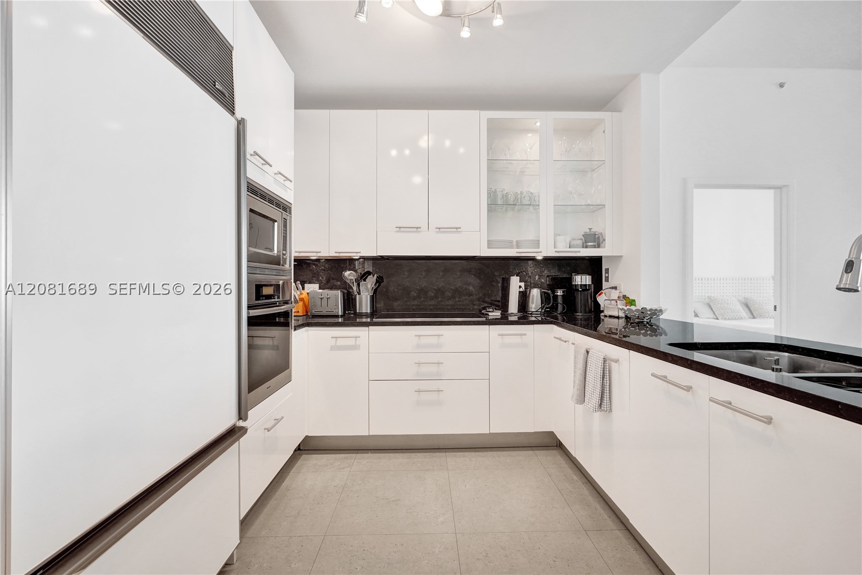 6799 Collins Ave #201 Miami Beach, FL 33141