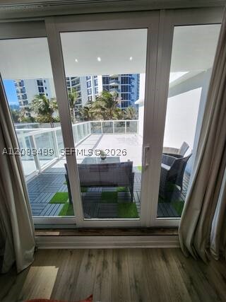 19201 Collins Ave #117