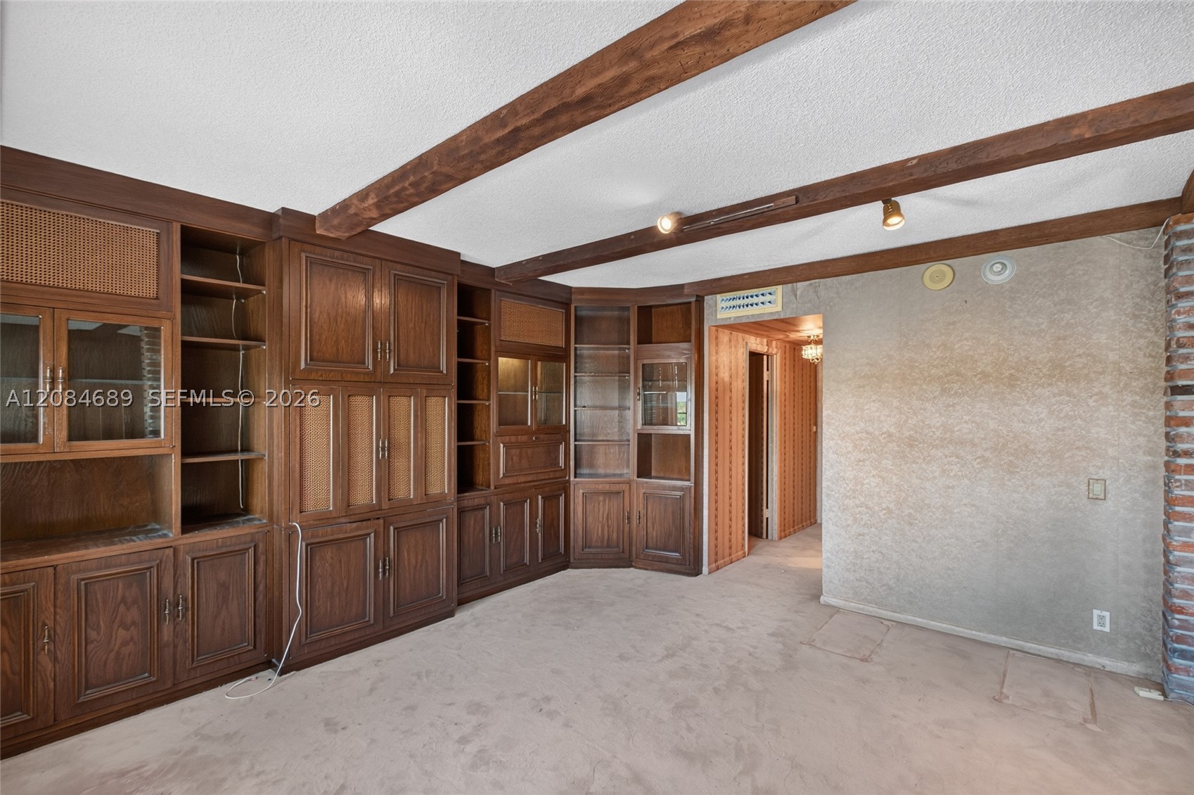 5660 W Collins Ave #6D Miami Beach, FL 33140