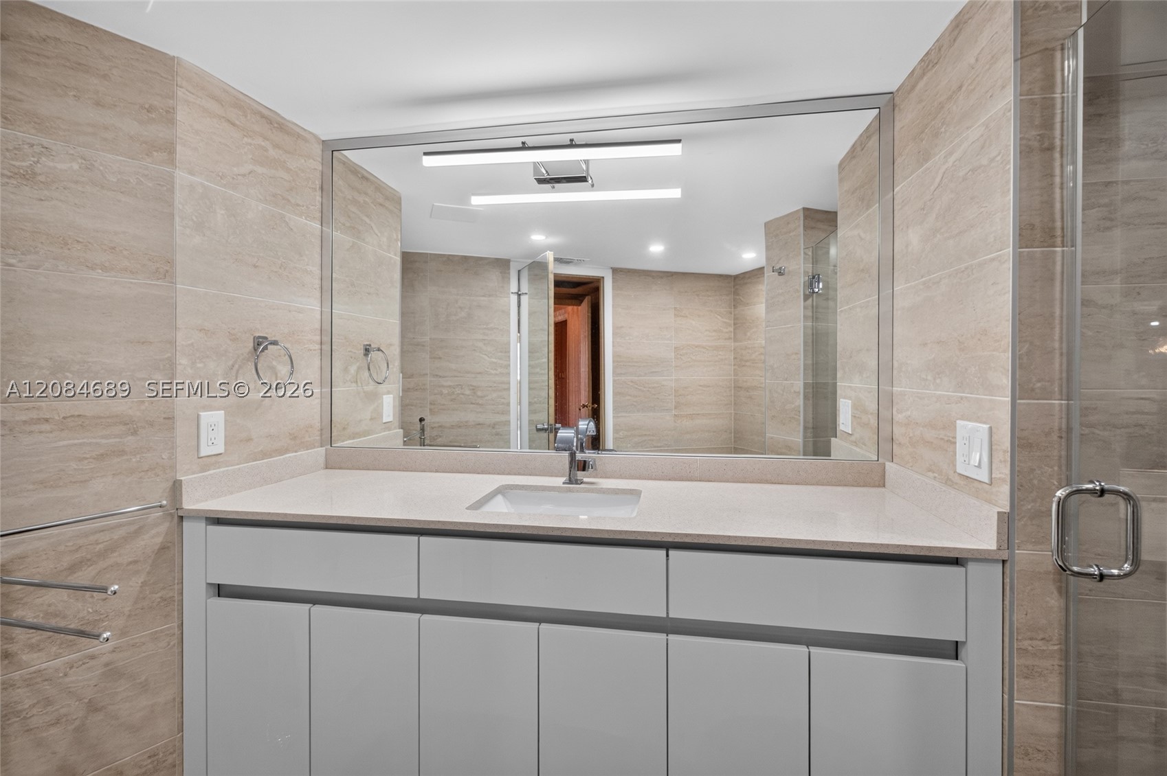 5660 W Collins Ave #6D Miami Beach, FL 33140