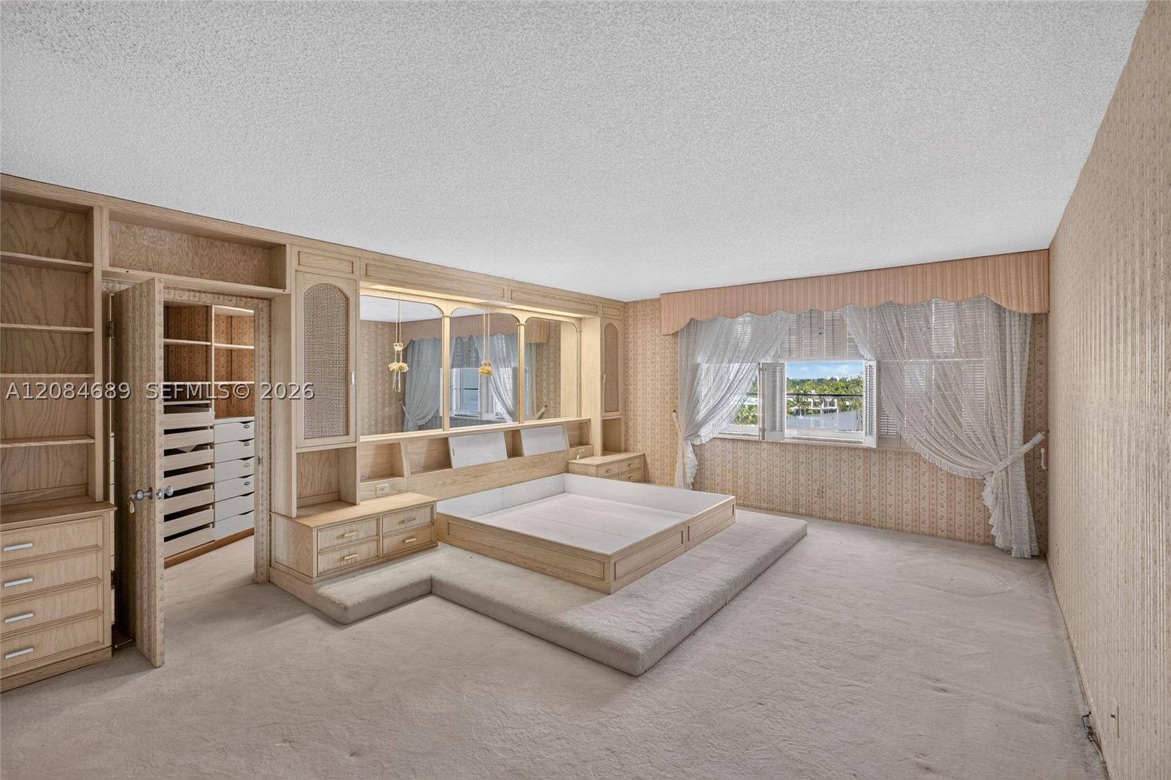 5660 W Collins Ave #6D Miami Beach, FL 33140