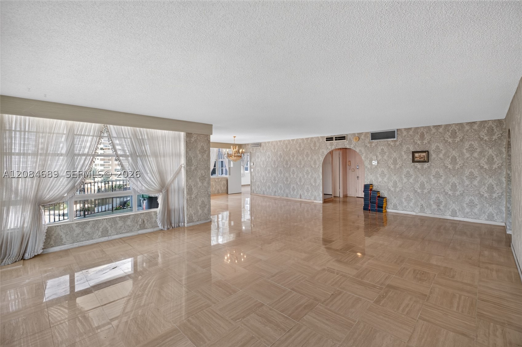 5660 W Collins Ave #6D Miami Beach, FL 33140