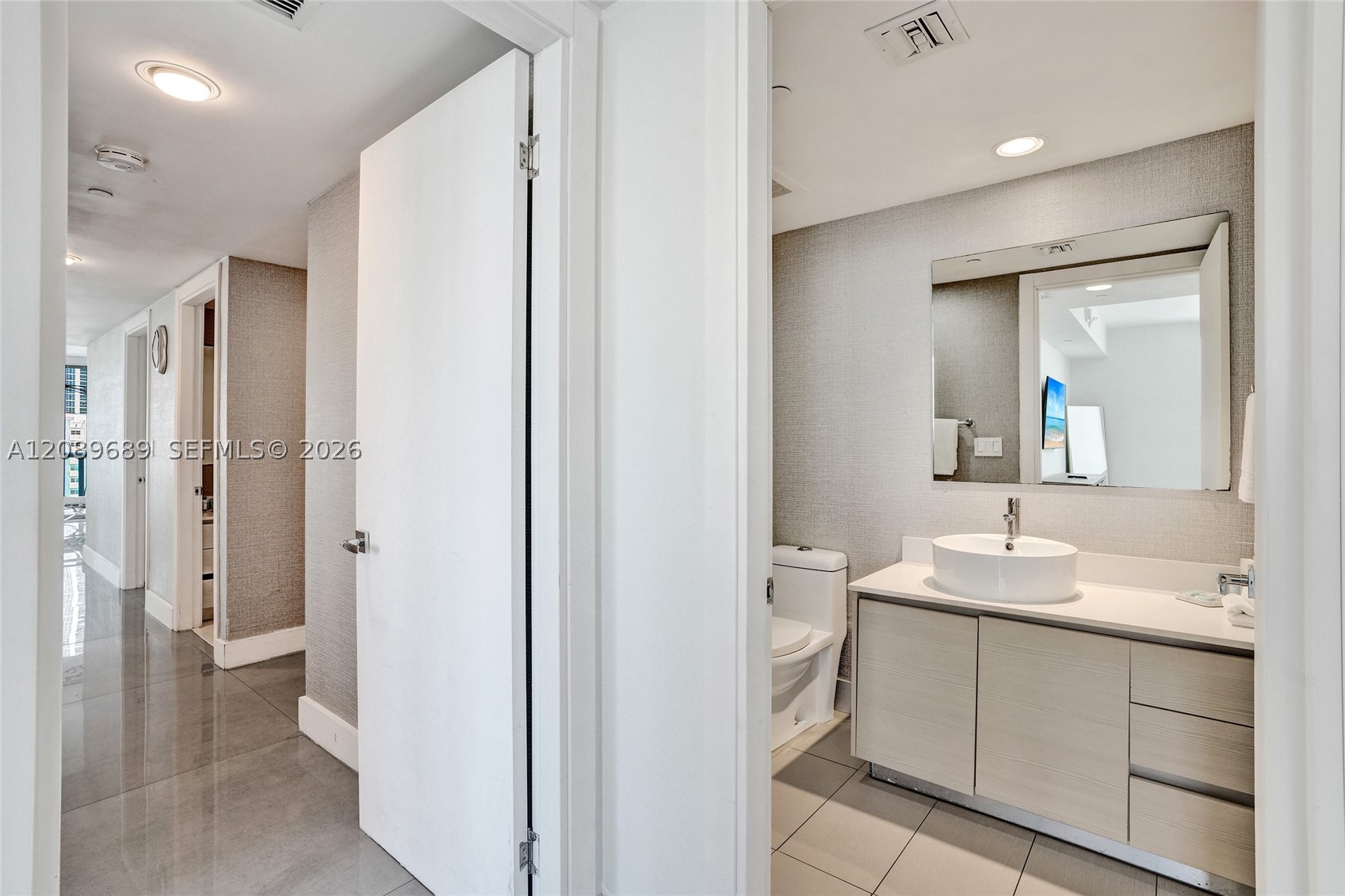 image Beachwalk Condominium15