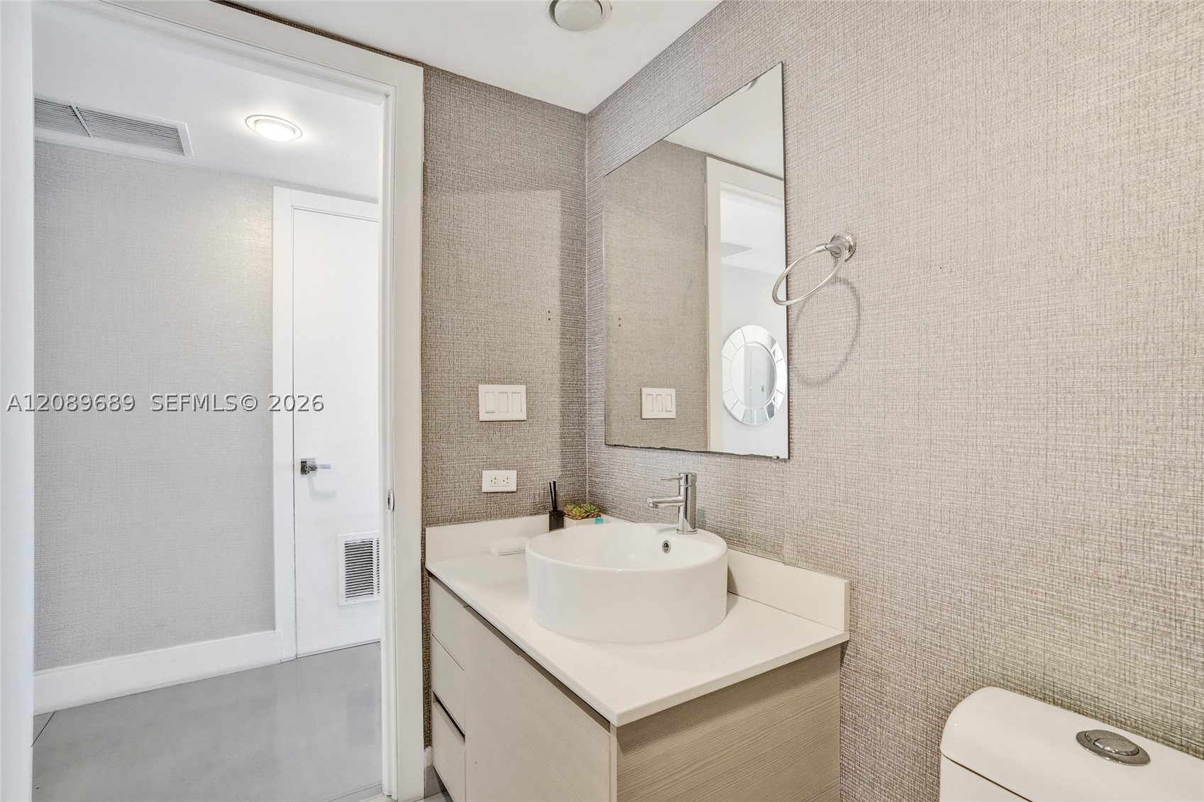 image Beachwalk Condominium24