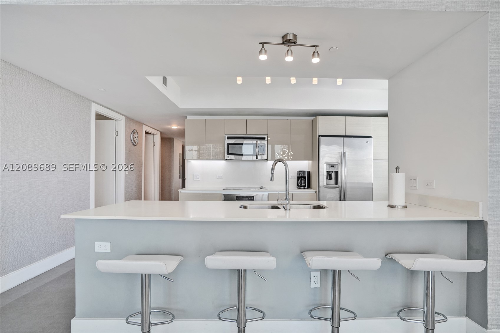image Beachwalk Condominium30