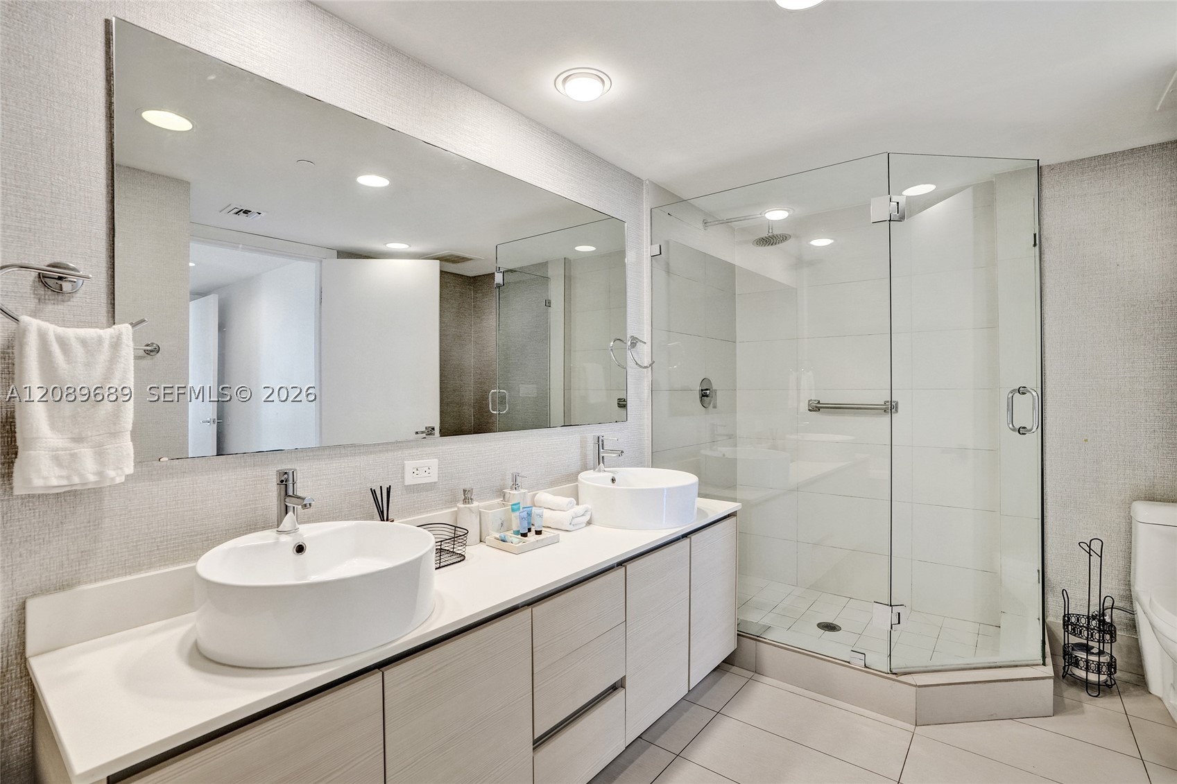image Beachwalk Condominium35