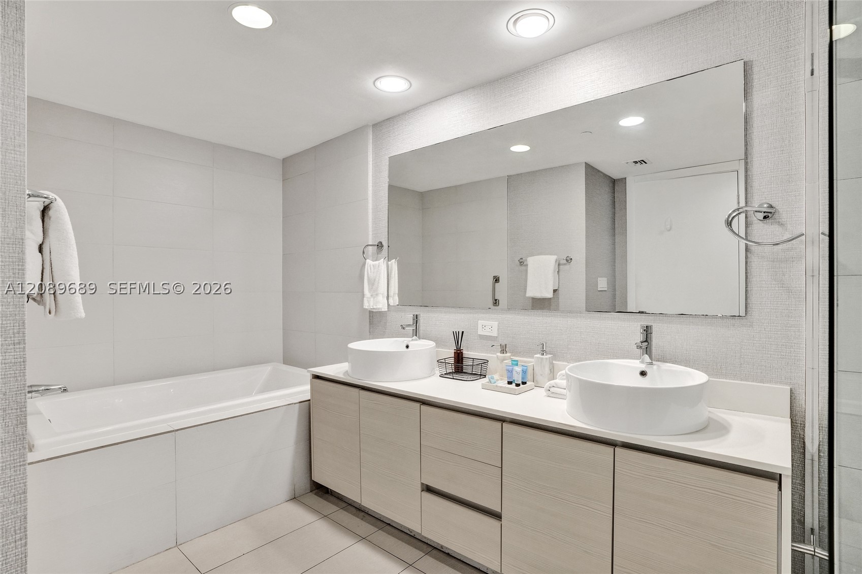 image Beachwalk Condominium37