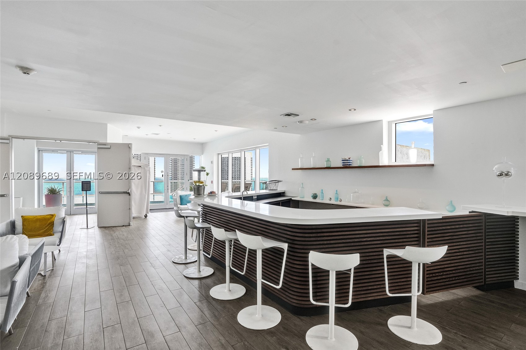 image Beachwalk Condominium51