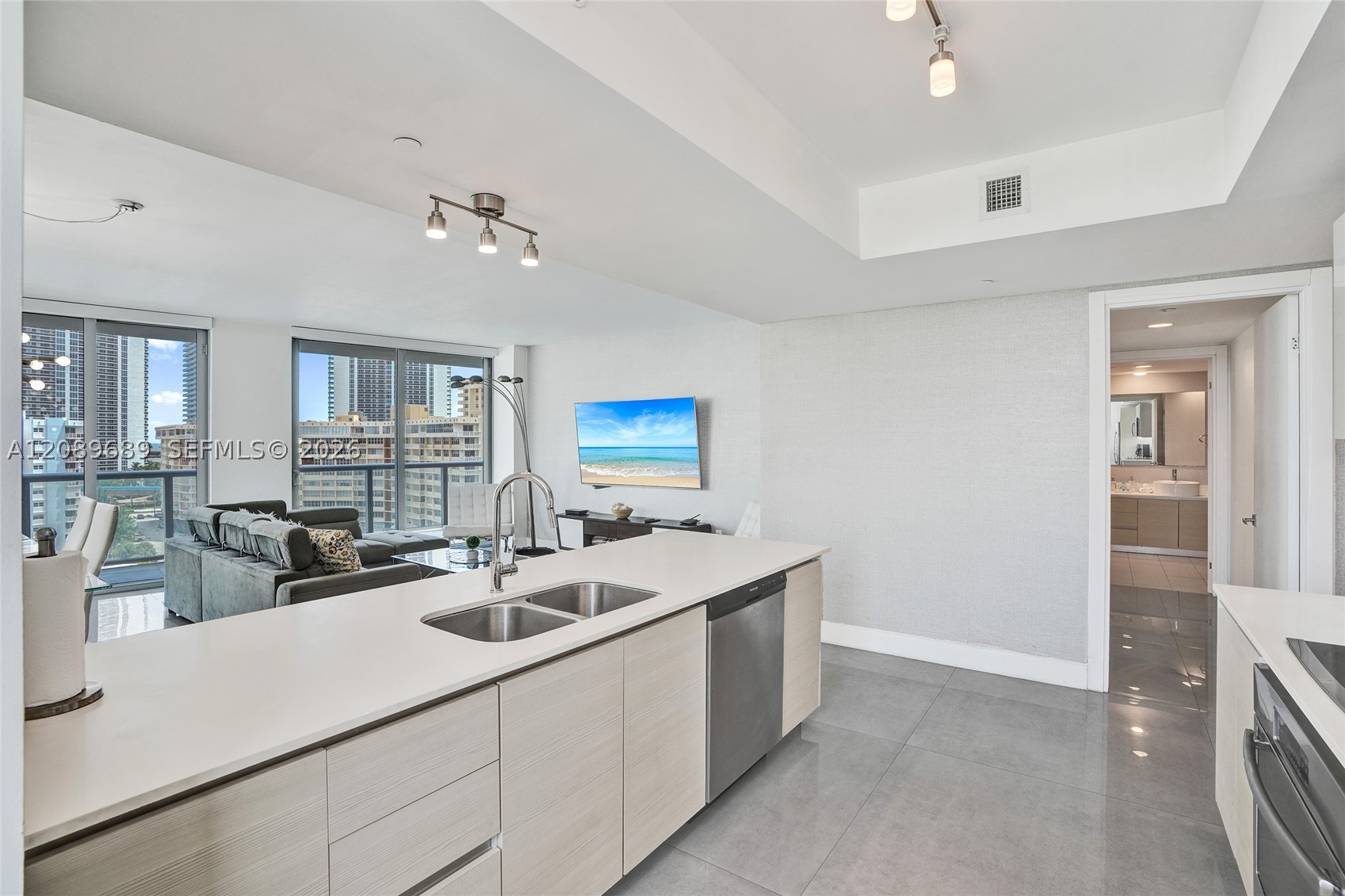 image Beachwalk Condominium7