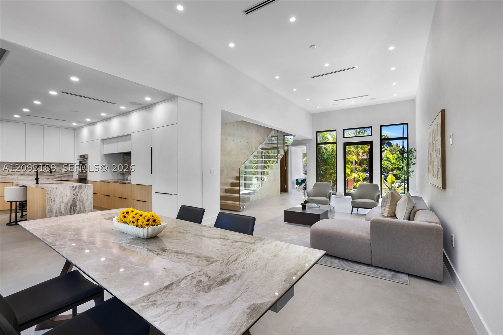 569 NW 44th St
