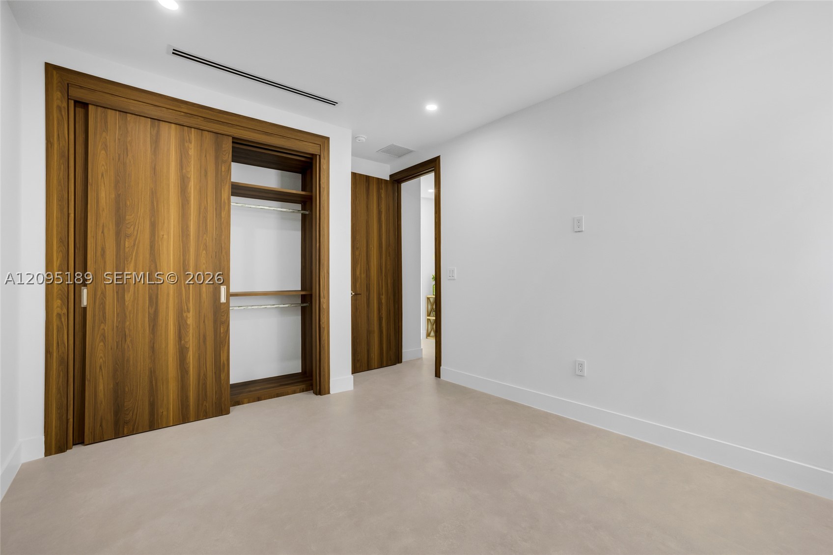 569 NW 44th St Miami, FL 33127