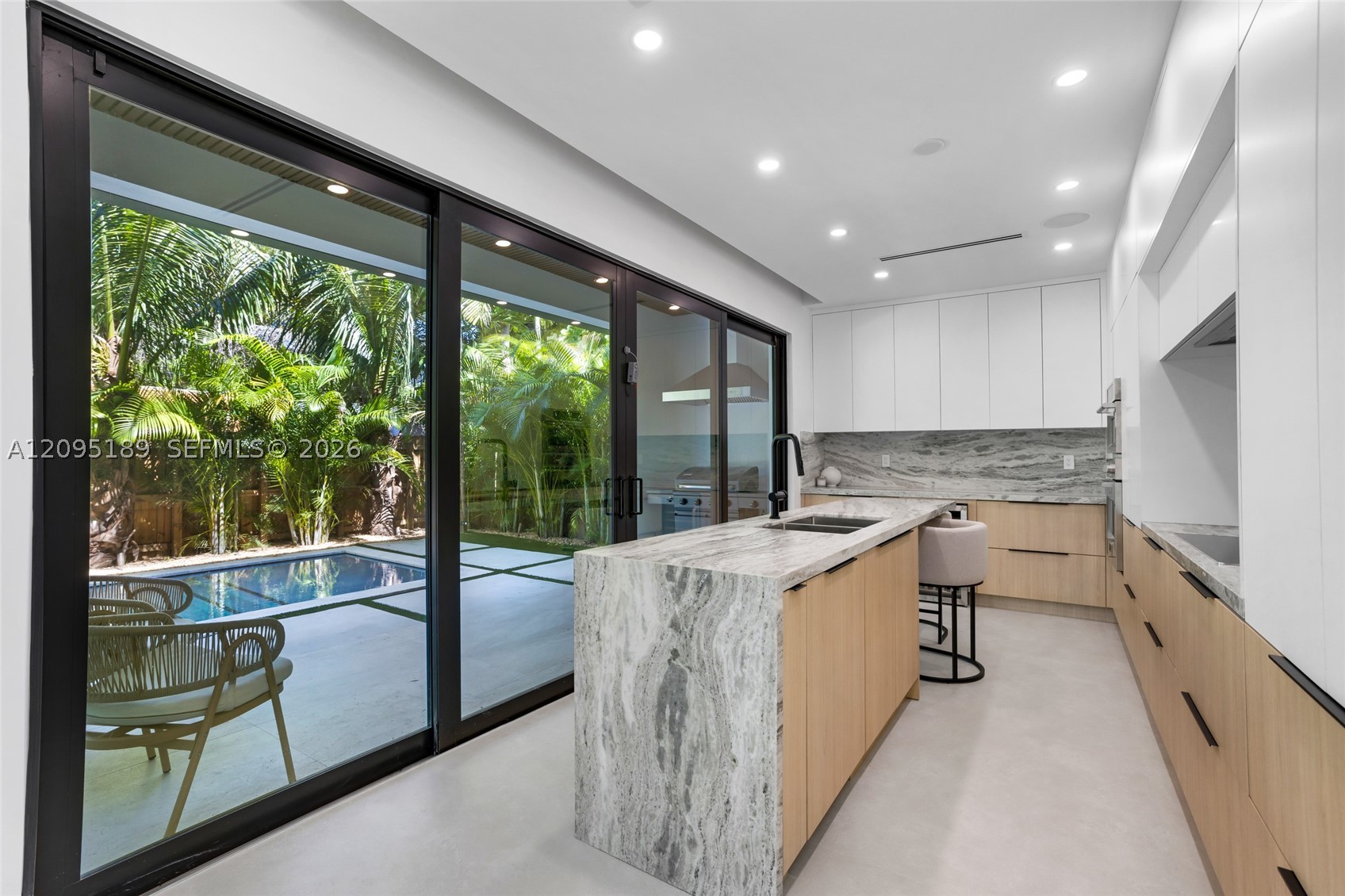 569 NW 44th St Miami, FL 33127