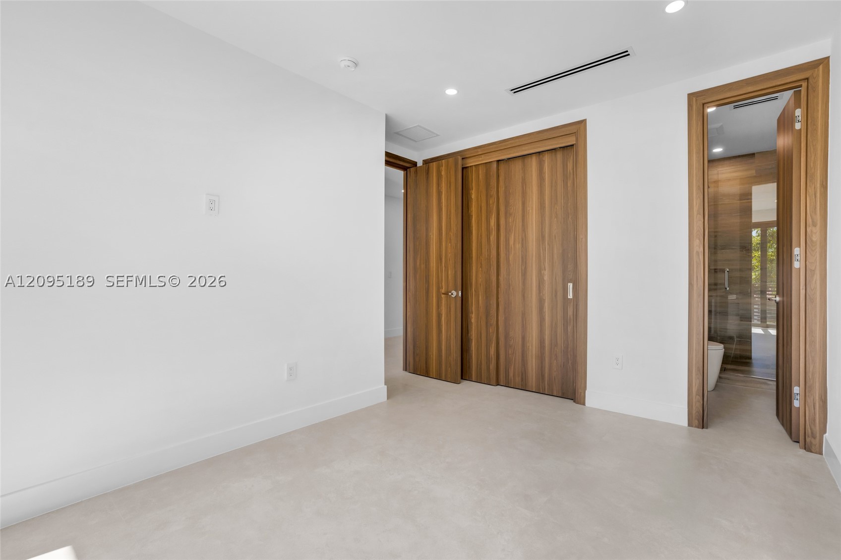 569 NW 44th St Miami, FL 33127