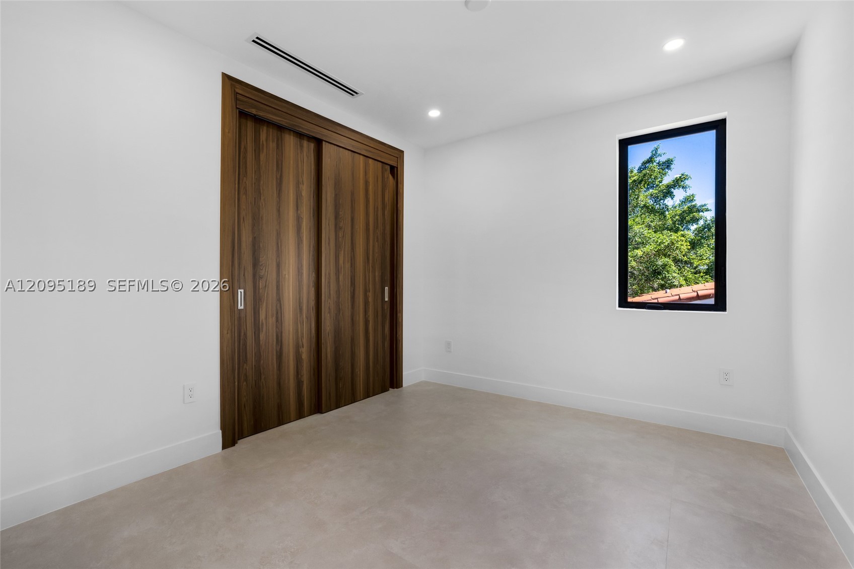 569 NW 44th St Miami, FL 33127