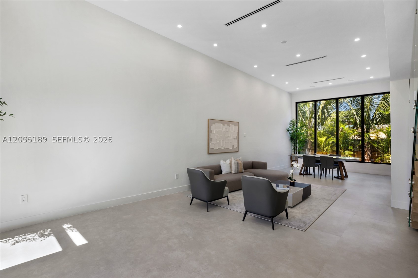 569 NW 44th St Miami, FL 33127
