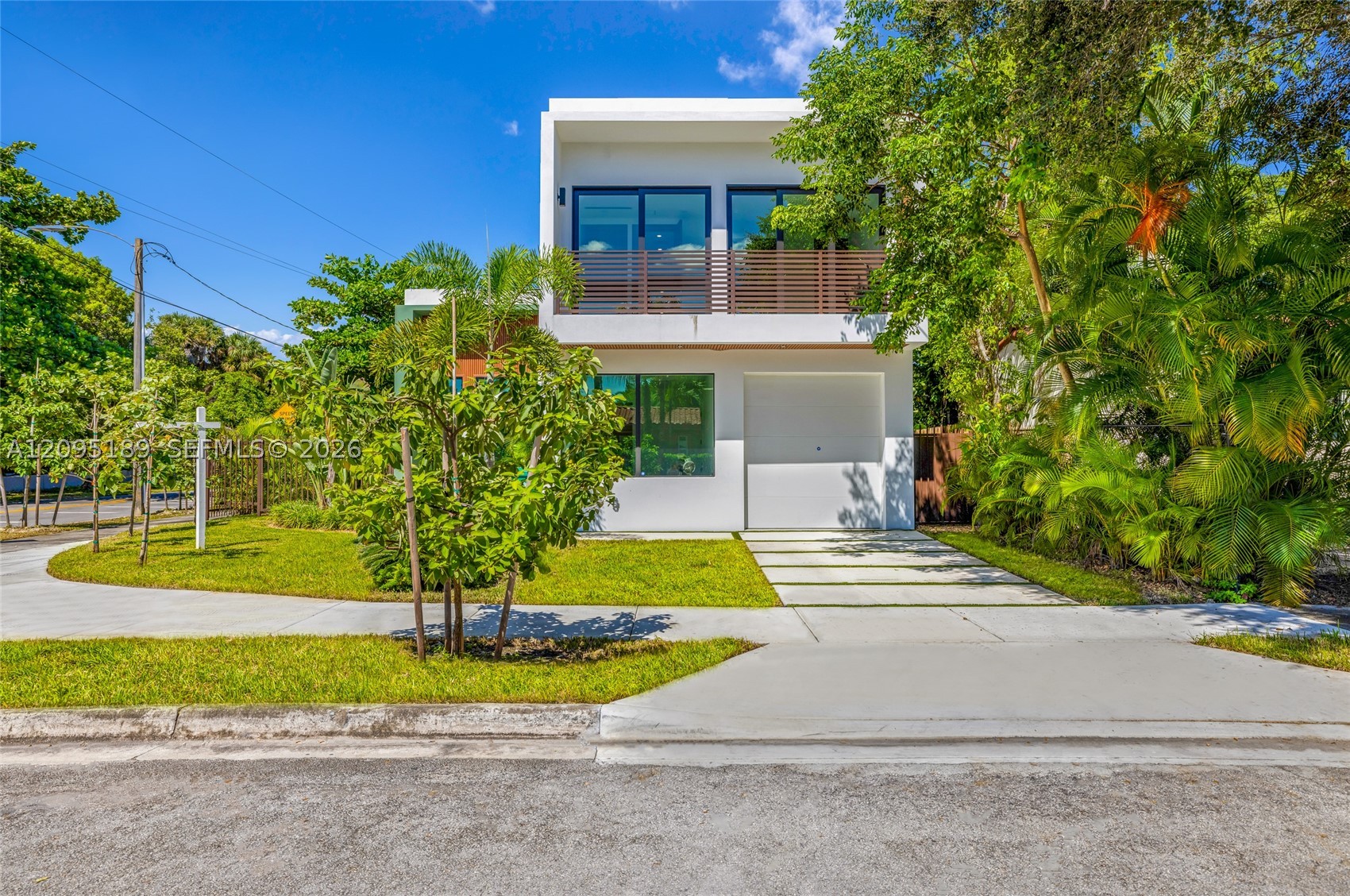 569 NW 44th St Miami, FL 33127