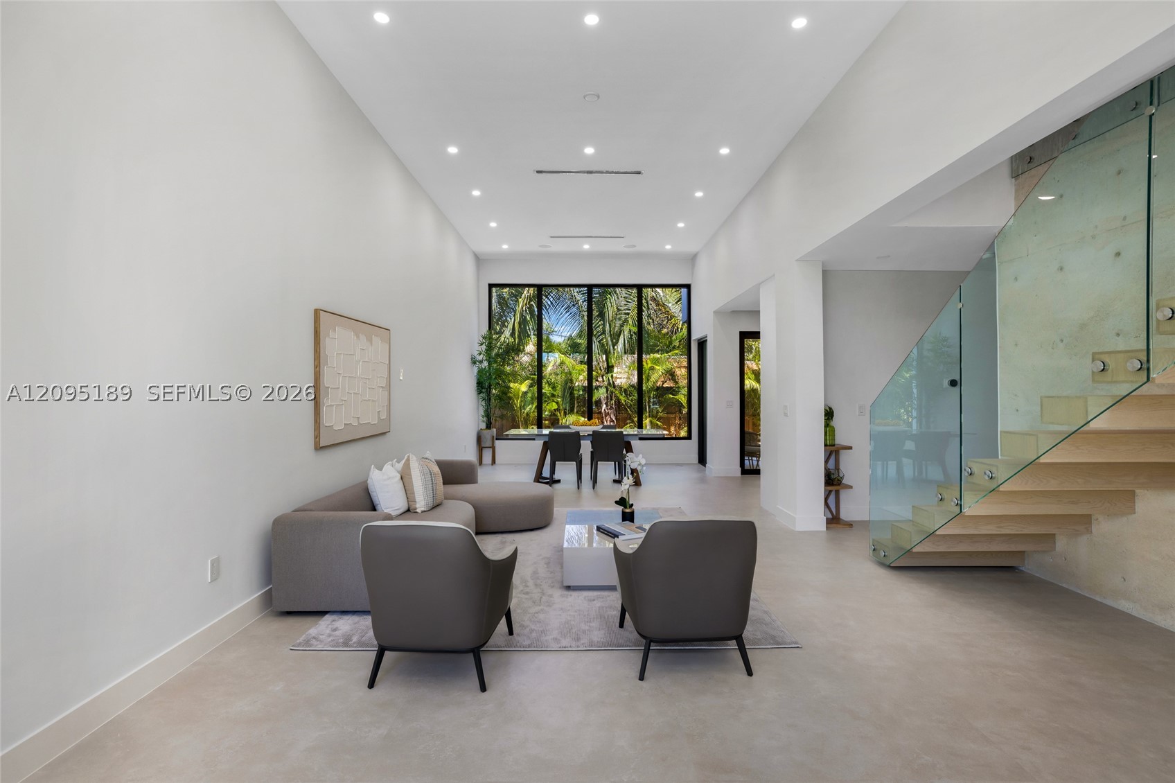 569 NW 44th St Miami, FL 33127